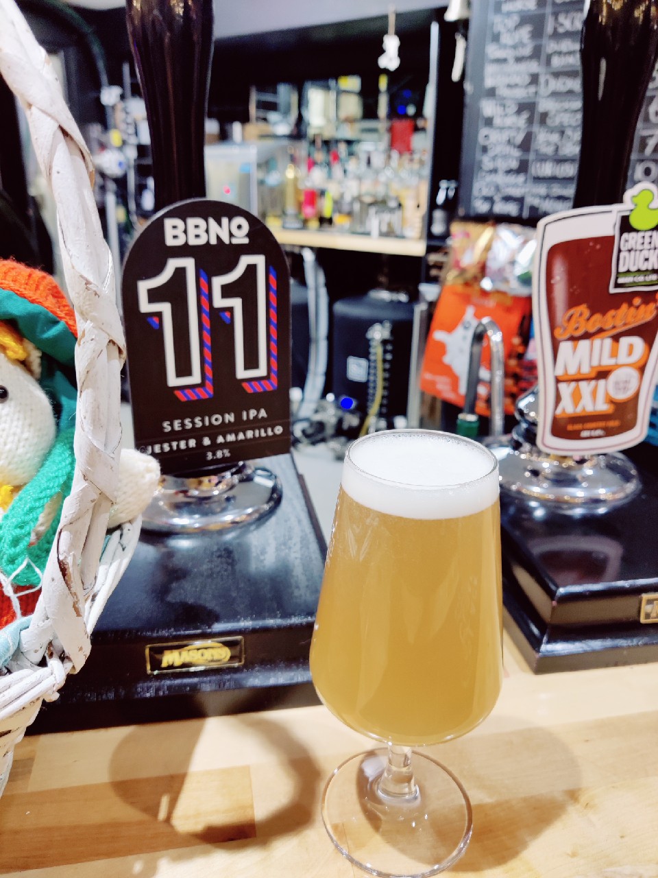 11 Session IPA - Jester & Amarillo, England