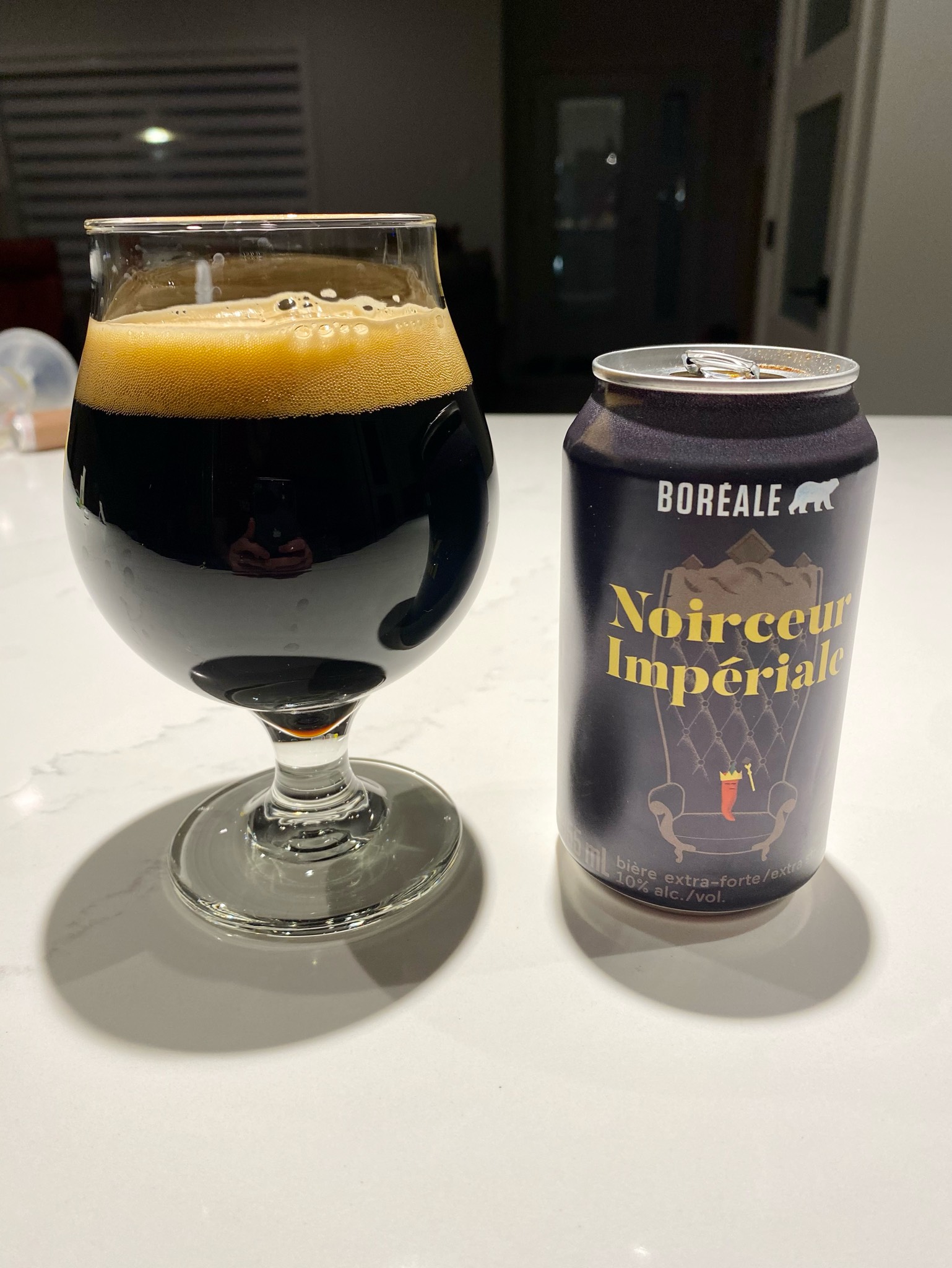 Noirceur impériale, Canada