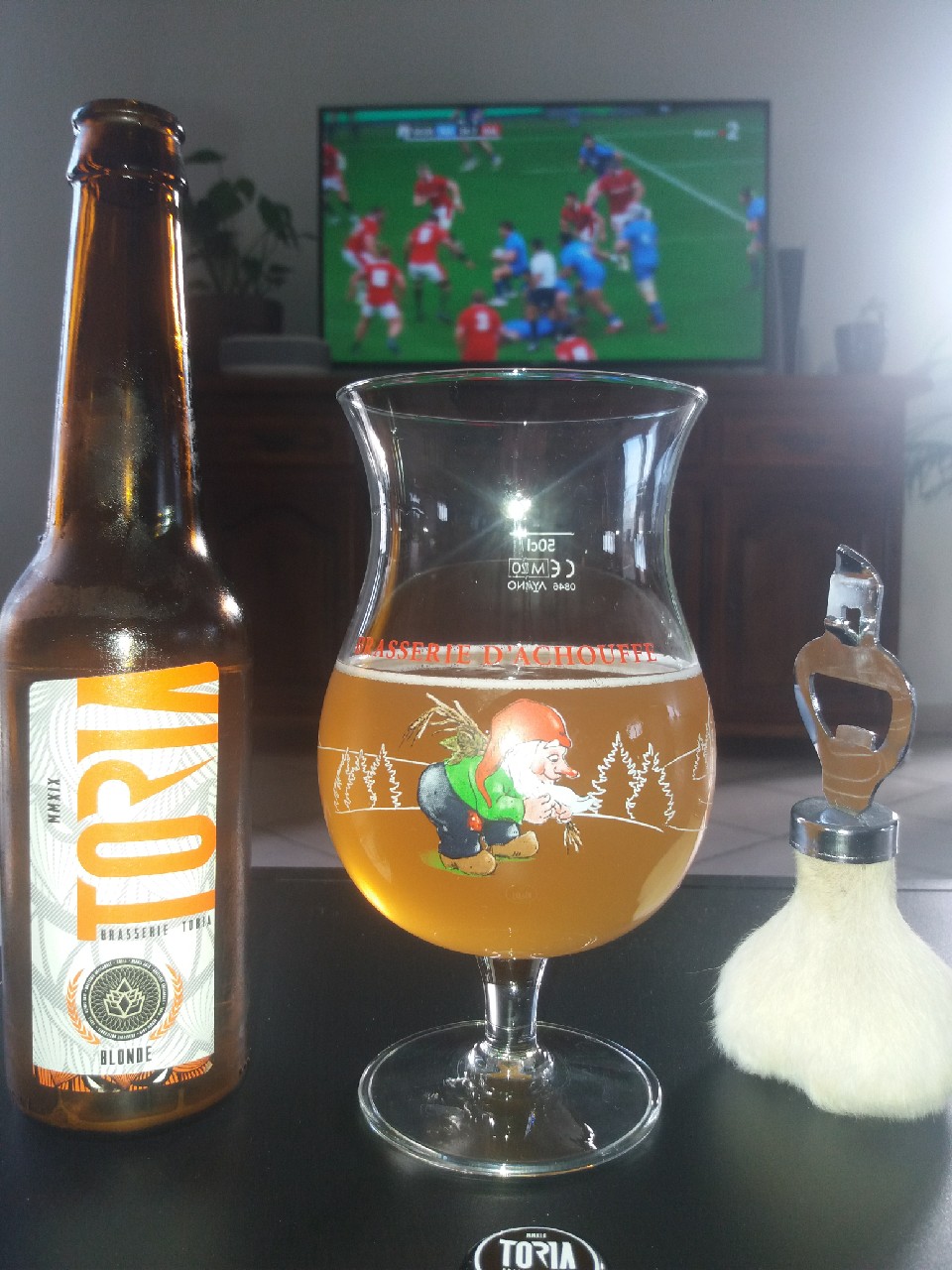 Toria Blonde, France