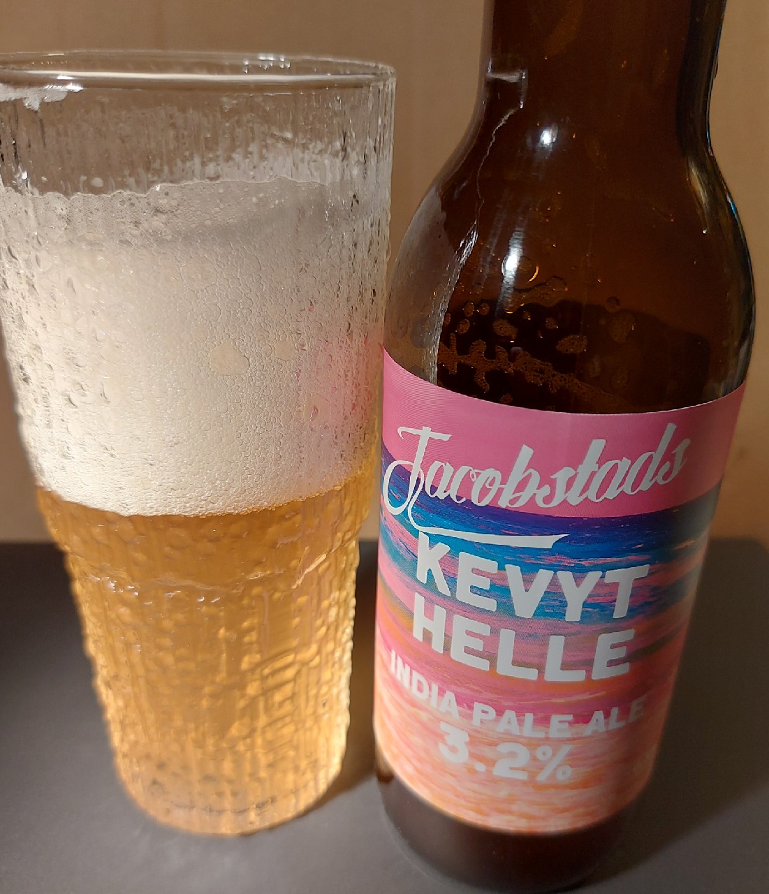 Kevyt Helle, Finland