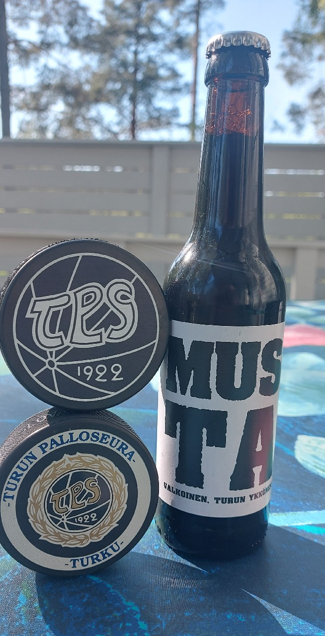 Musta Valkoinen, Turun Ykkönen, Finland