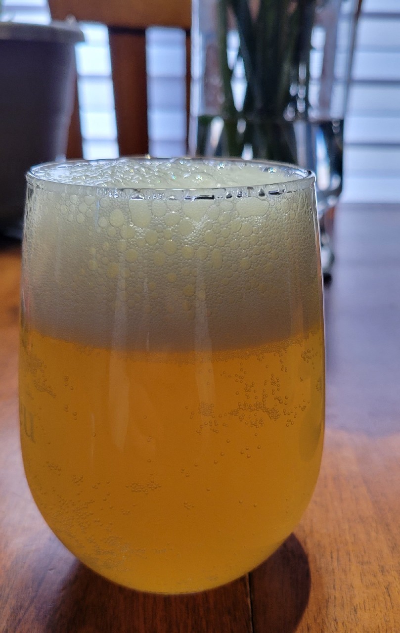 <<DU JUS PÂLE>>, Canada