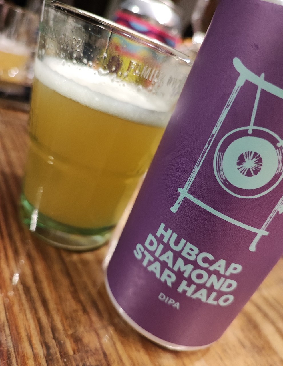 Hubcap Diamond Star Halo, England