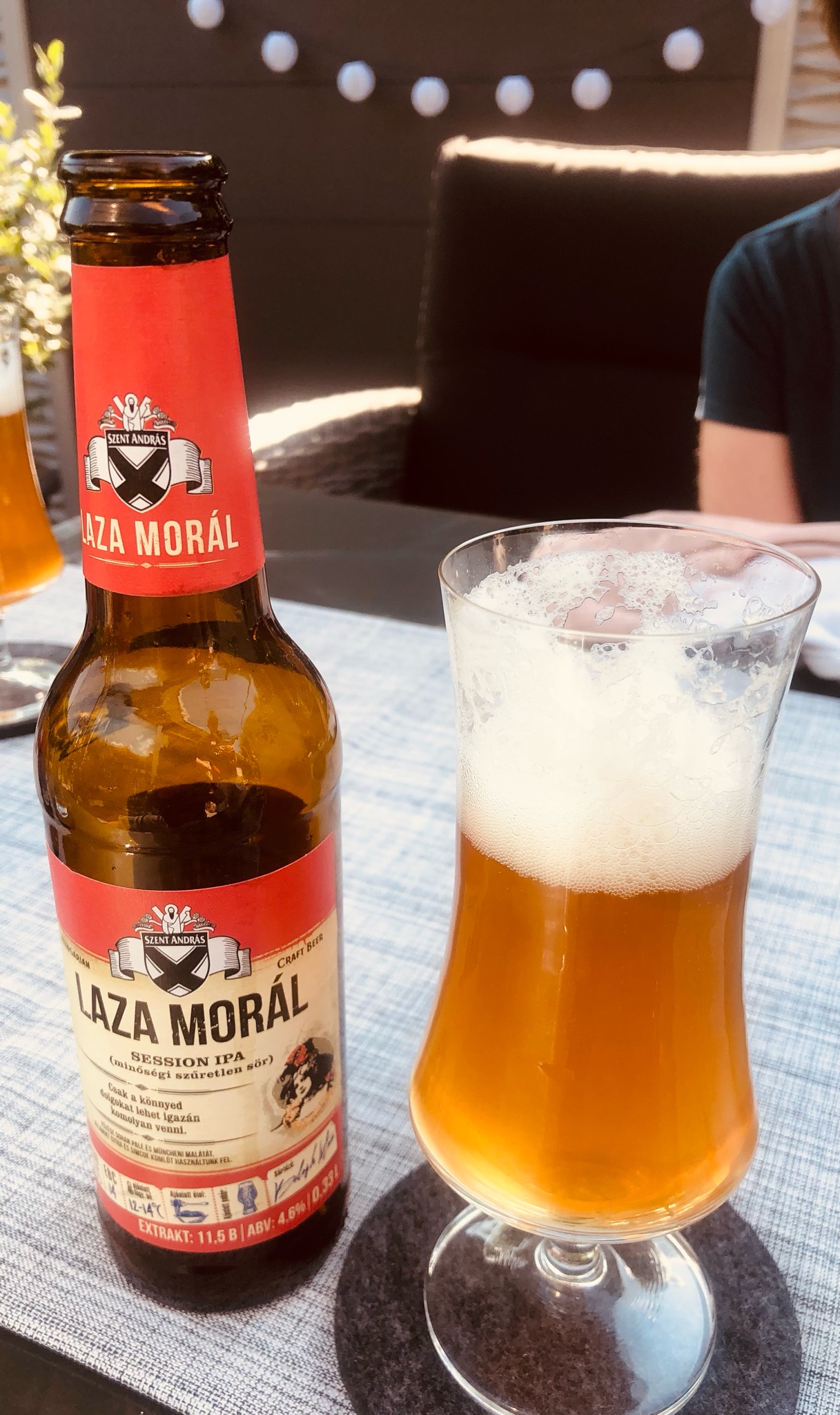 laza morál, Hungary