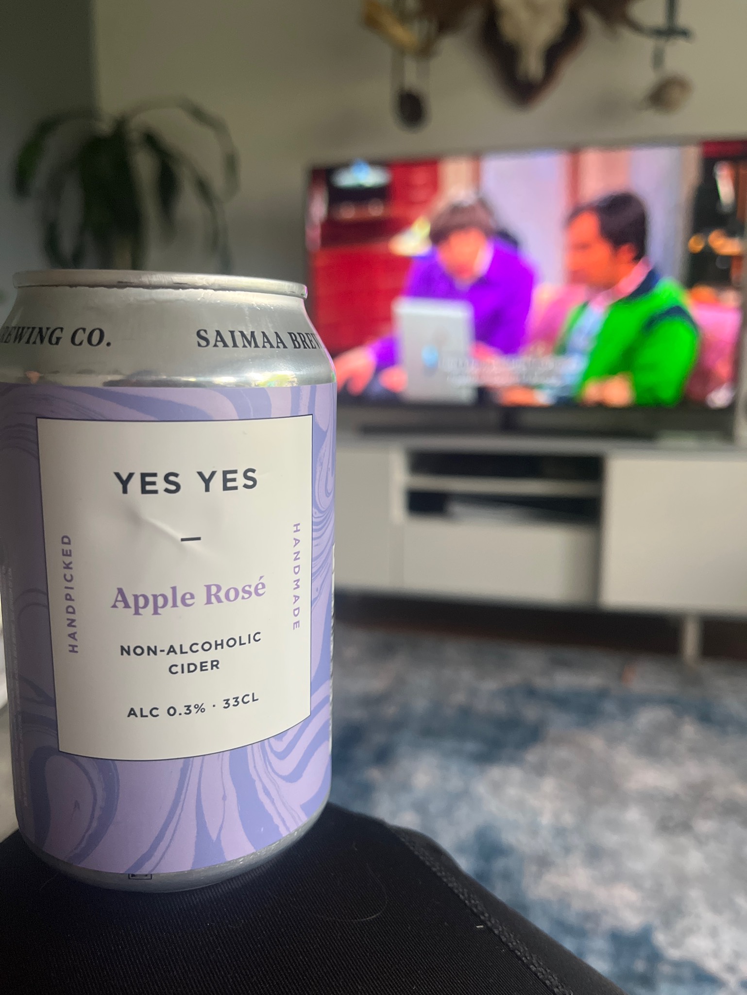 Apple Rosé Cider Non-Alcoholic / YES YES: Apple Rosé Non-Alcoholic Cider, Finland