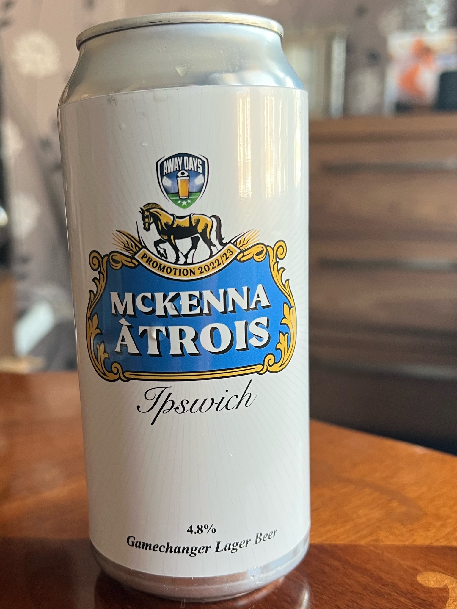 McKenna Àtrois, England