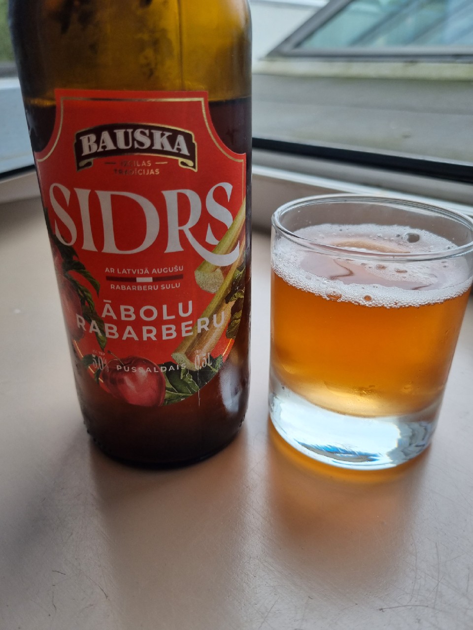 Sidrs abolu rabarberu, Latvia