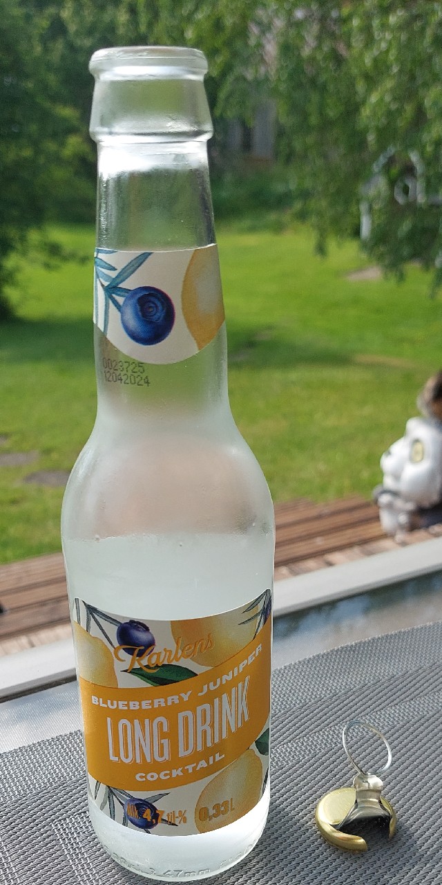 Karlens Blueberry Juniper Long Drink Cocktail, Finland