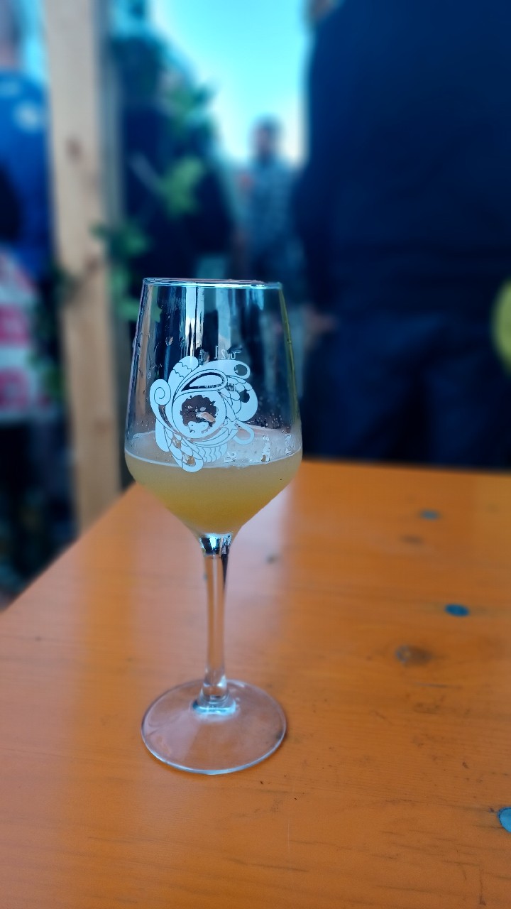 Catching Eyes, England