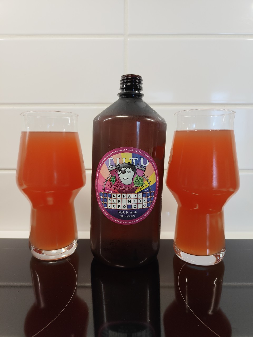 Raparperintövero 2.0, Finland