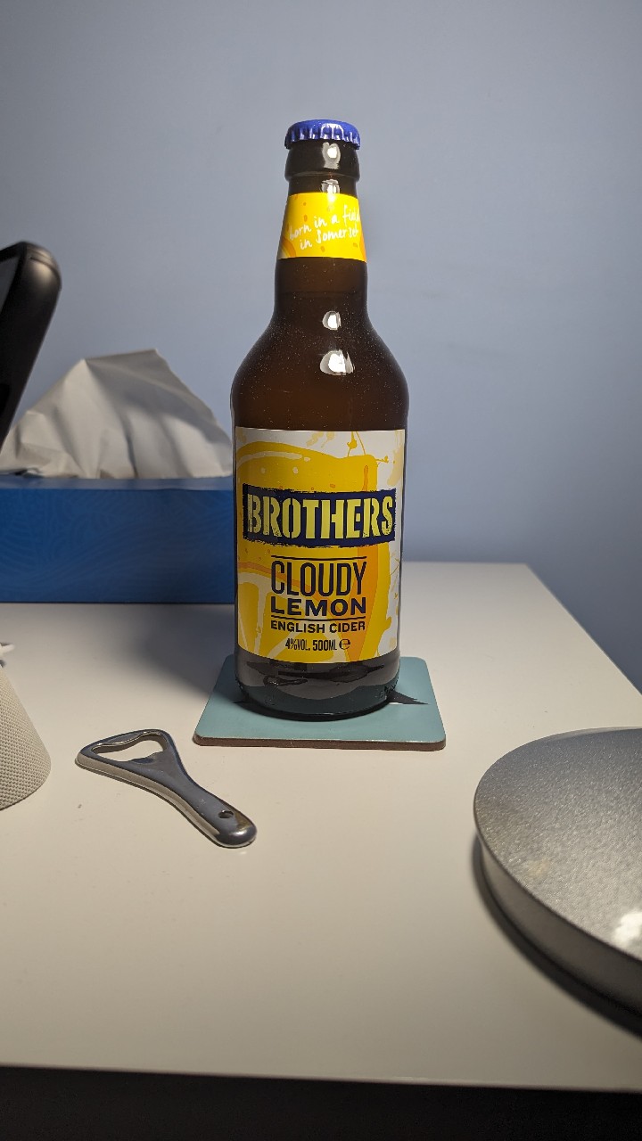 Cloudy Lemon Premium Cider / Cloudy Lemon English Cider, England