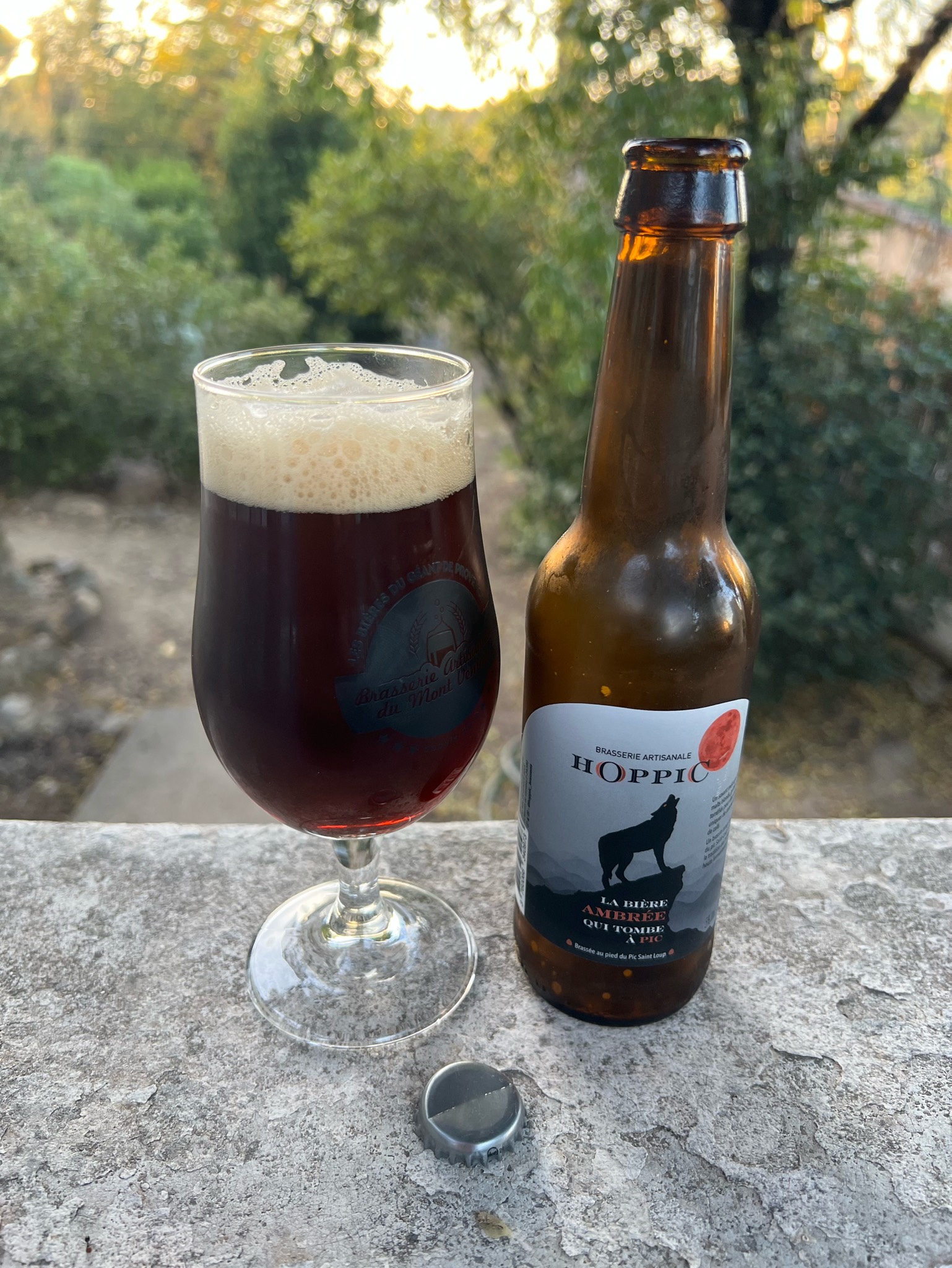 La Bière Ambrée Qui Tombe À Pic (St-Loup), France