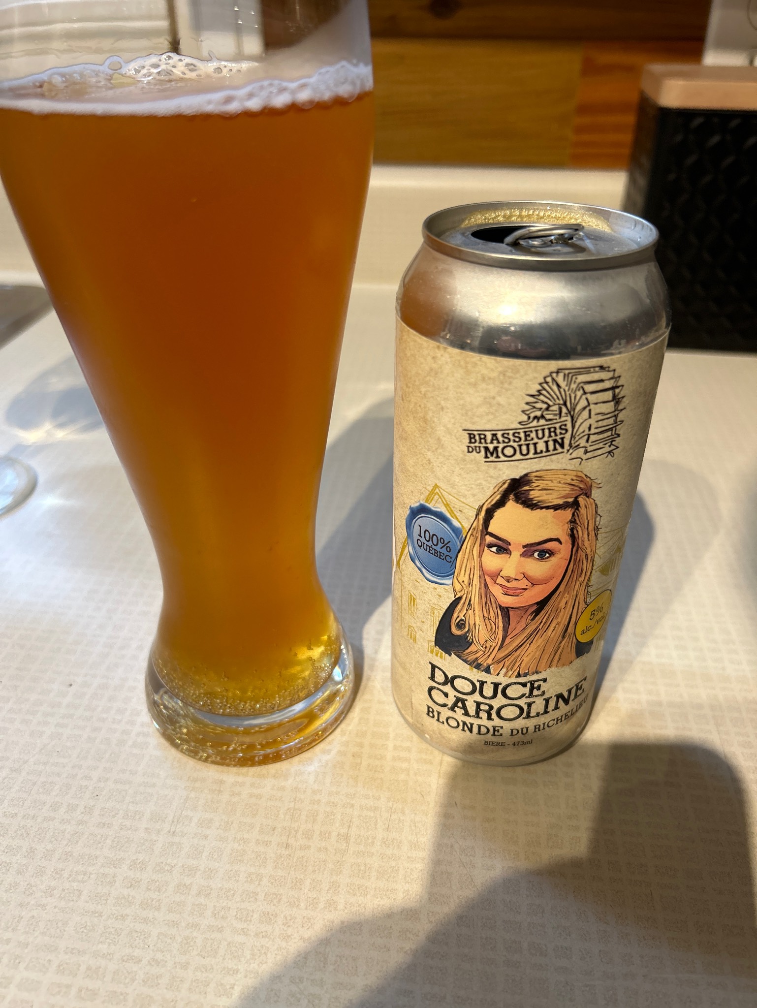 Douce Caroline, Canada