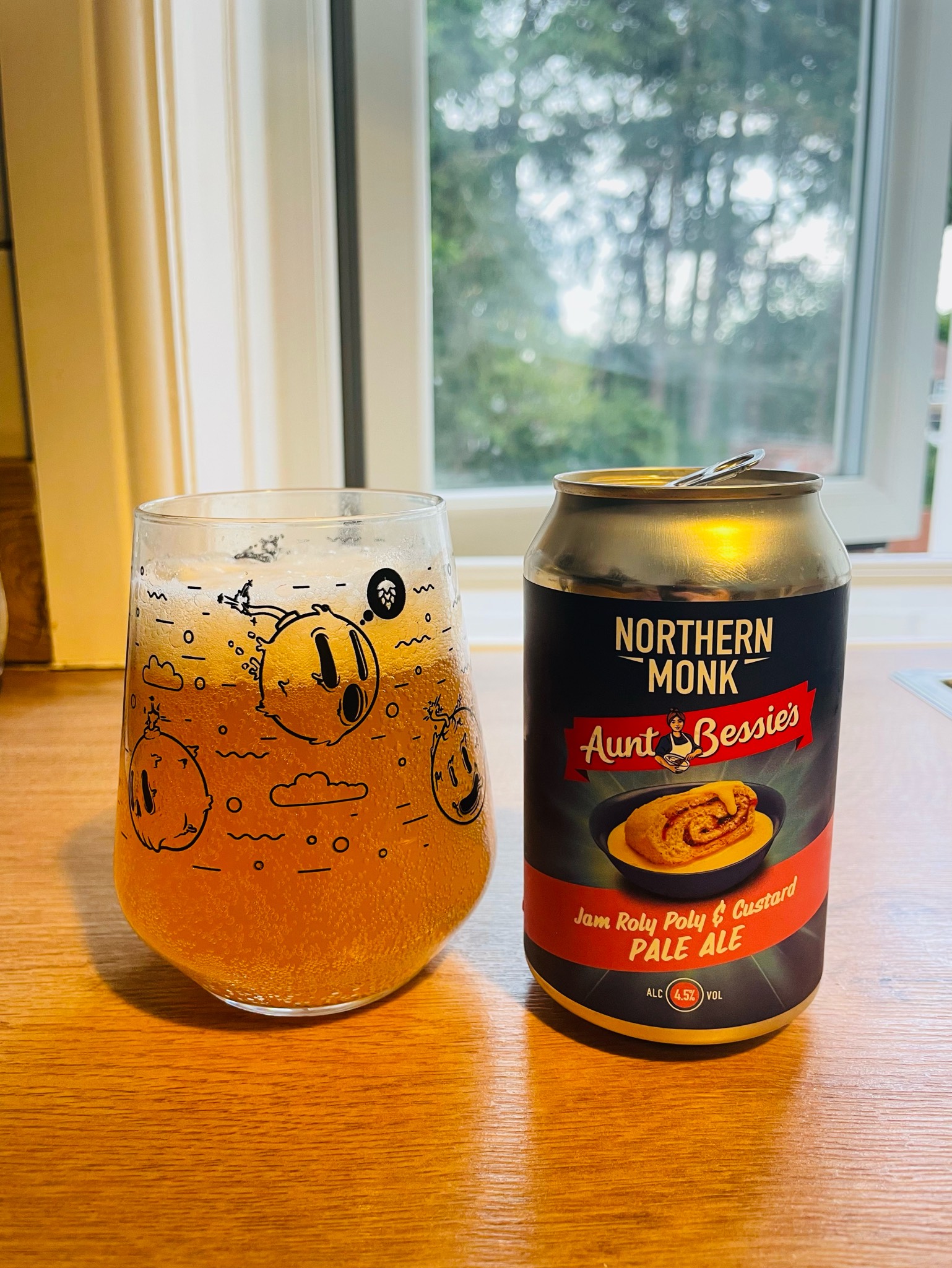 Aunt Bessie's Jam Roly Poly & Custard pale ale, England