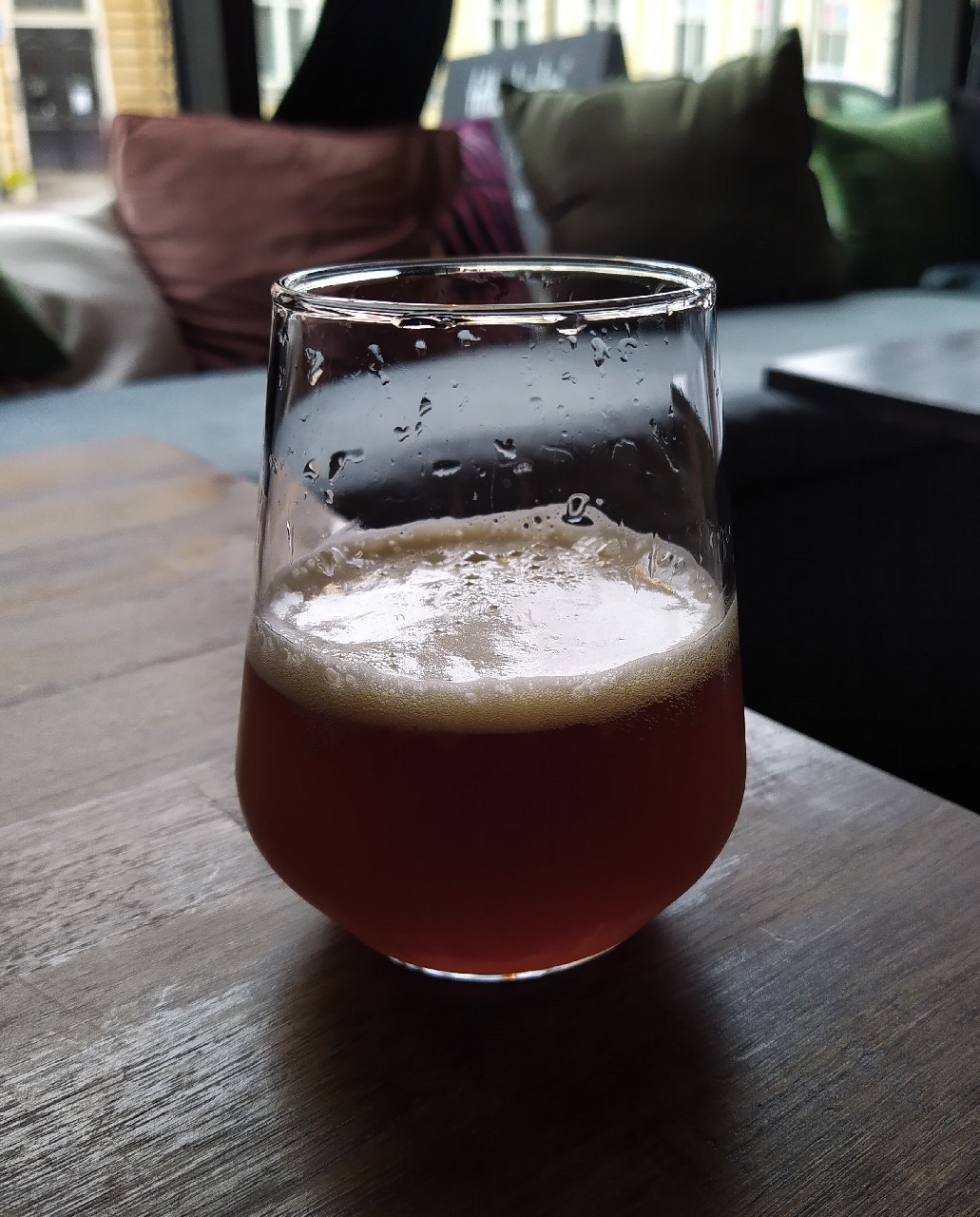 Aadama Õun, Estonia