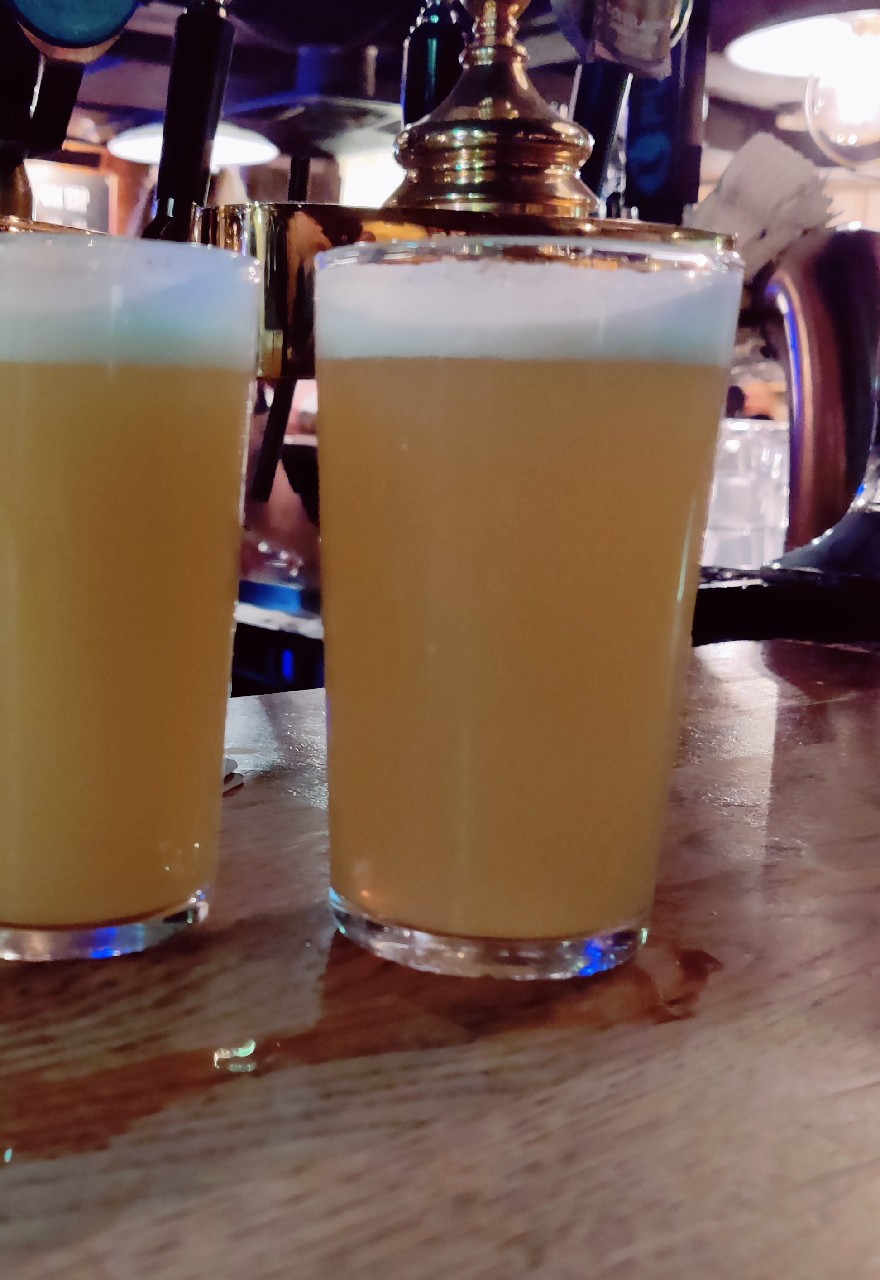 Pedestal (Luminosa), Canada