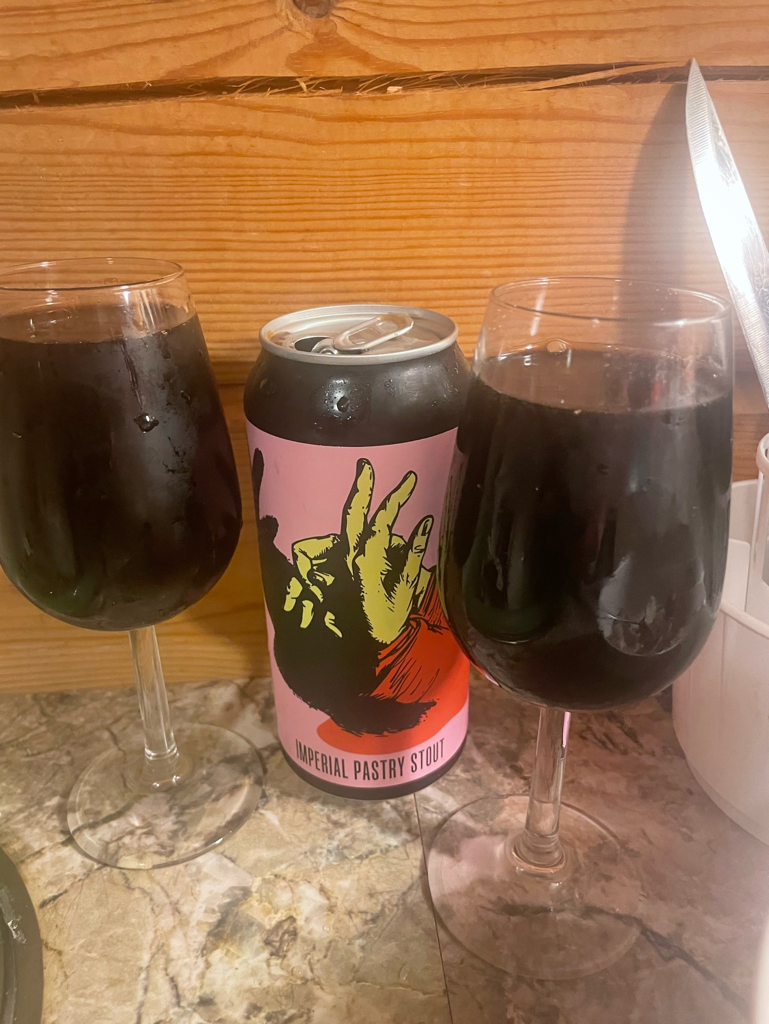 Varjot Saapuvat Menneisyydestä, Finland