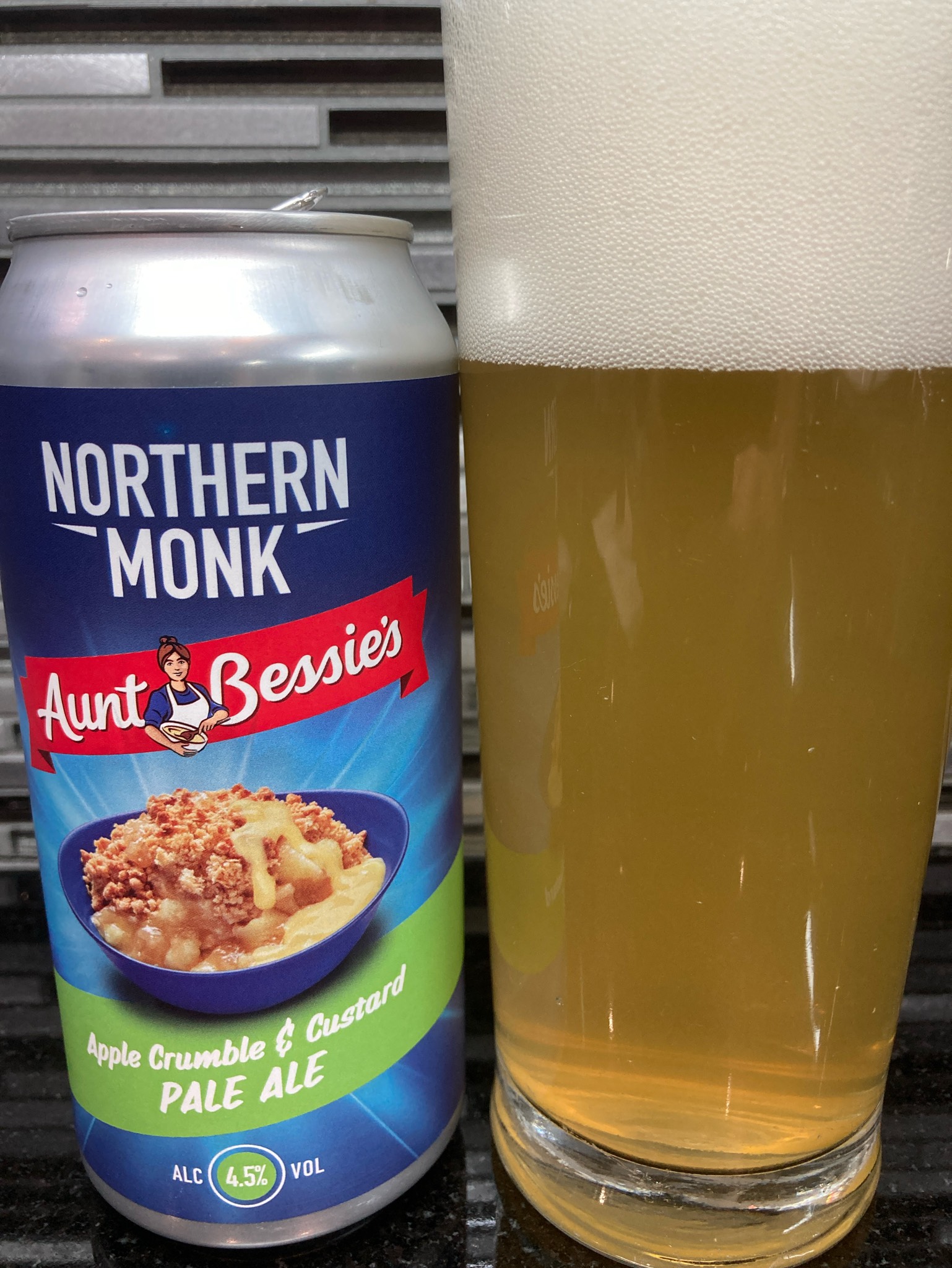 Aunt Bessie's Apple Crumble & Custard Pale Ale, England