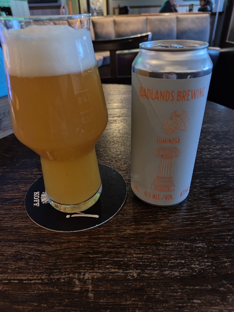 Pedestal (Luminosa), Canada