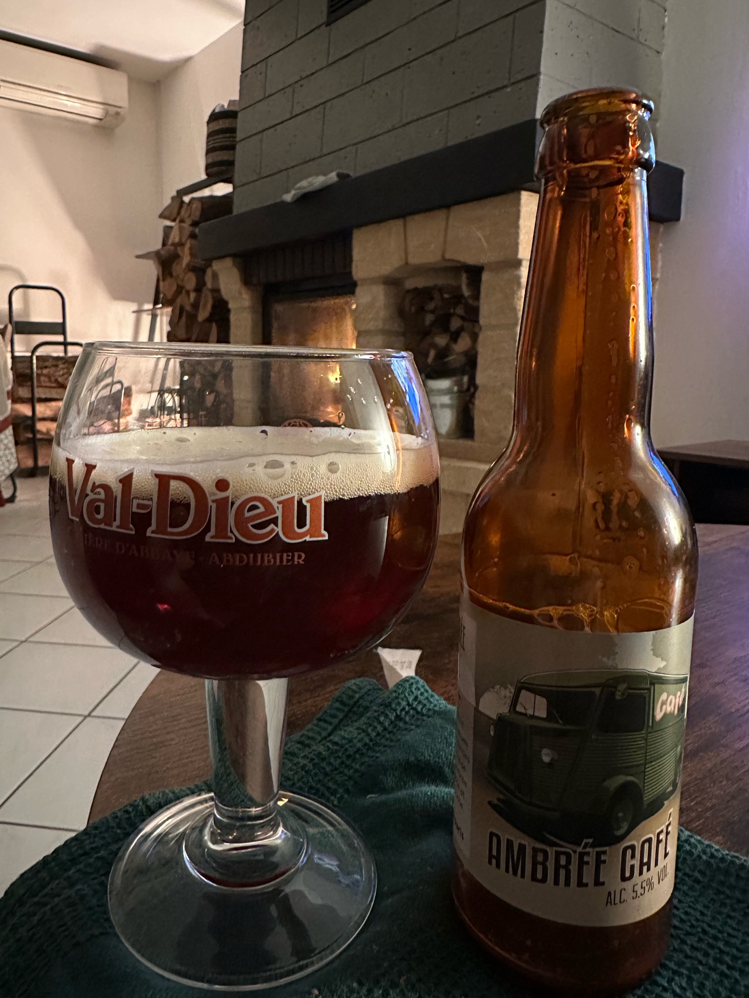 Ambrée Café, France