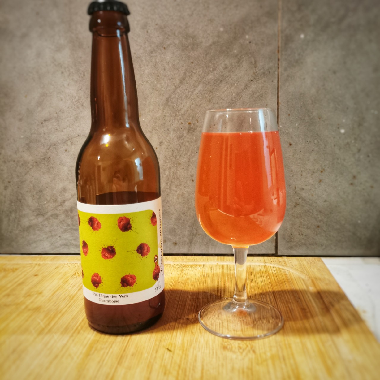 Pas Piquée Des Vers Framboise, France