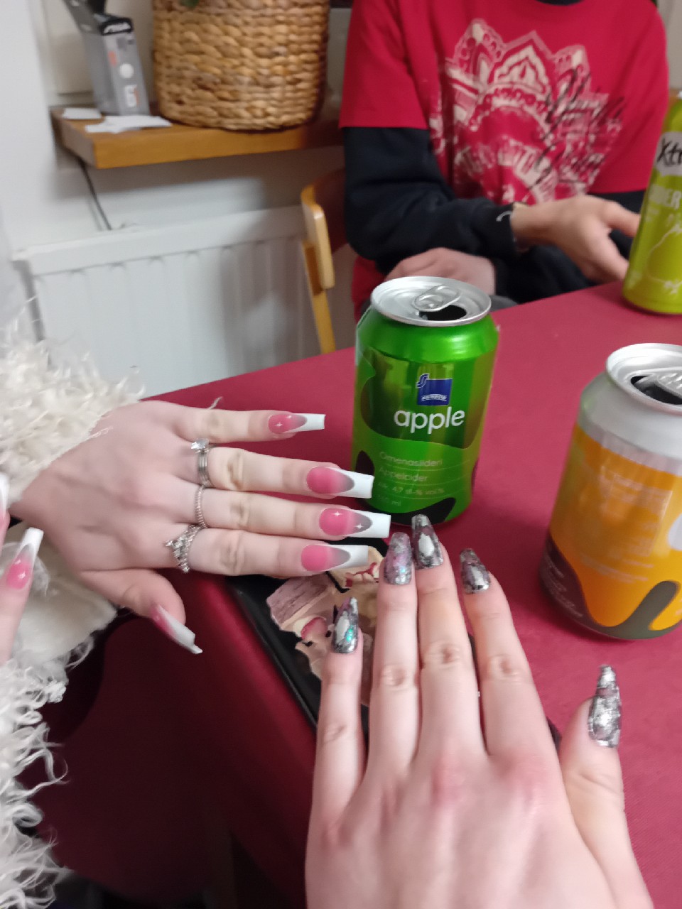 Rainbow Apple, Finland