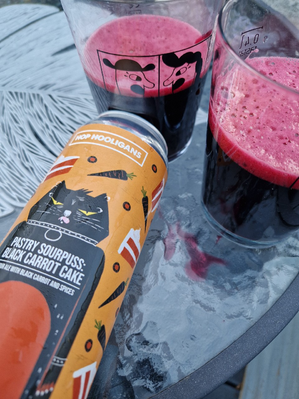 pasty sourpuss : black carrot cake, Romania