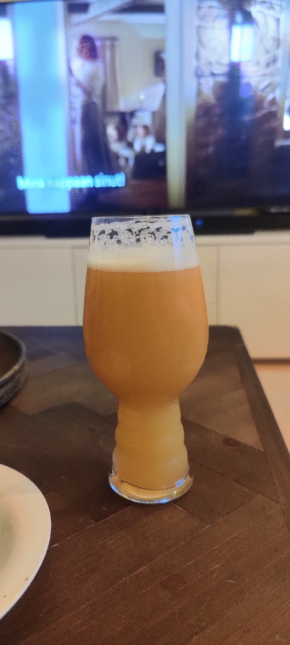 Almost Almost Famous, Romania