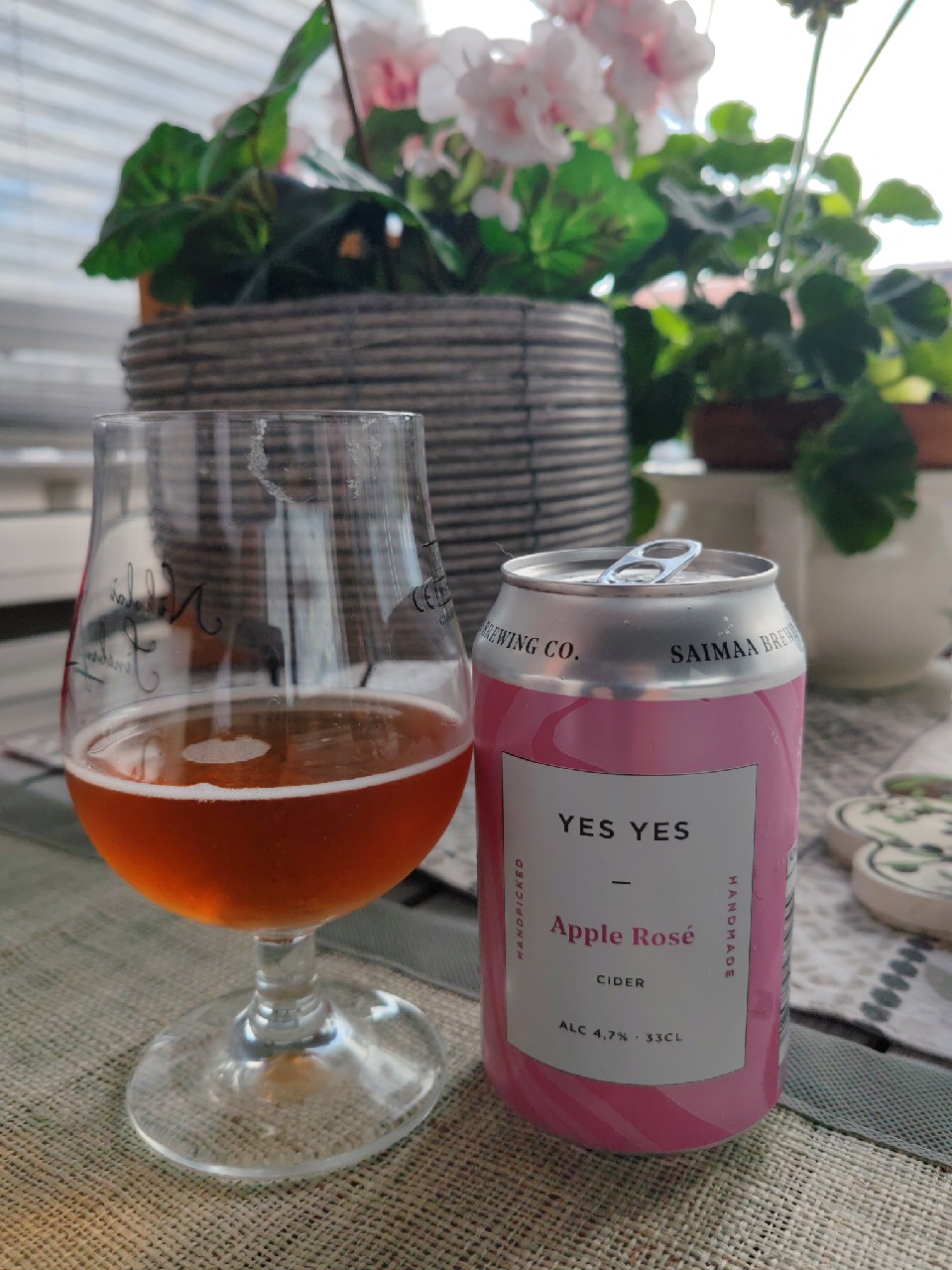 YES YES: Apple Rosé, Finland