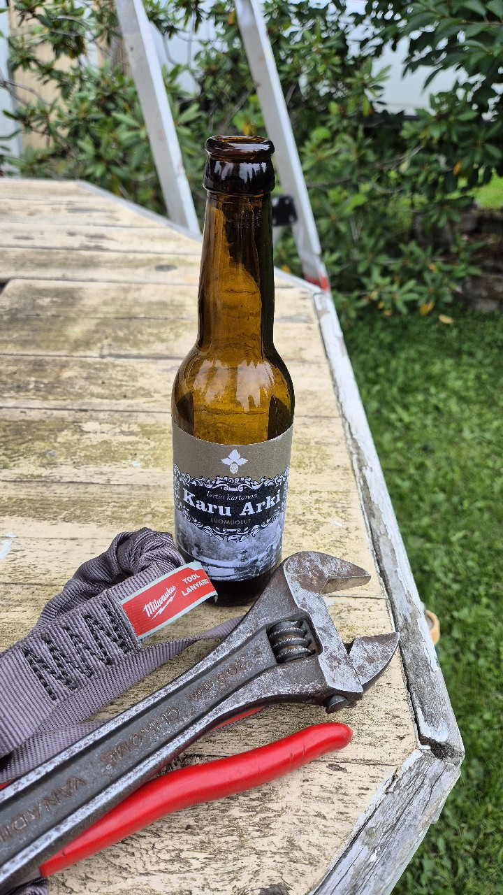 Tertin Kartanon Karu Arki, Finland