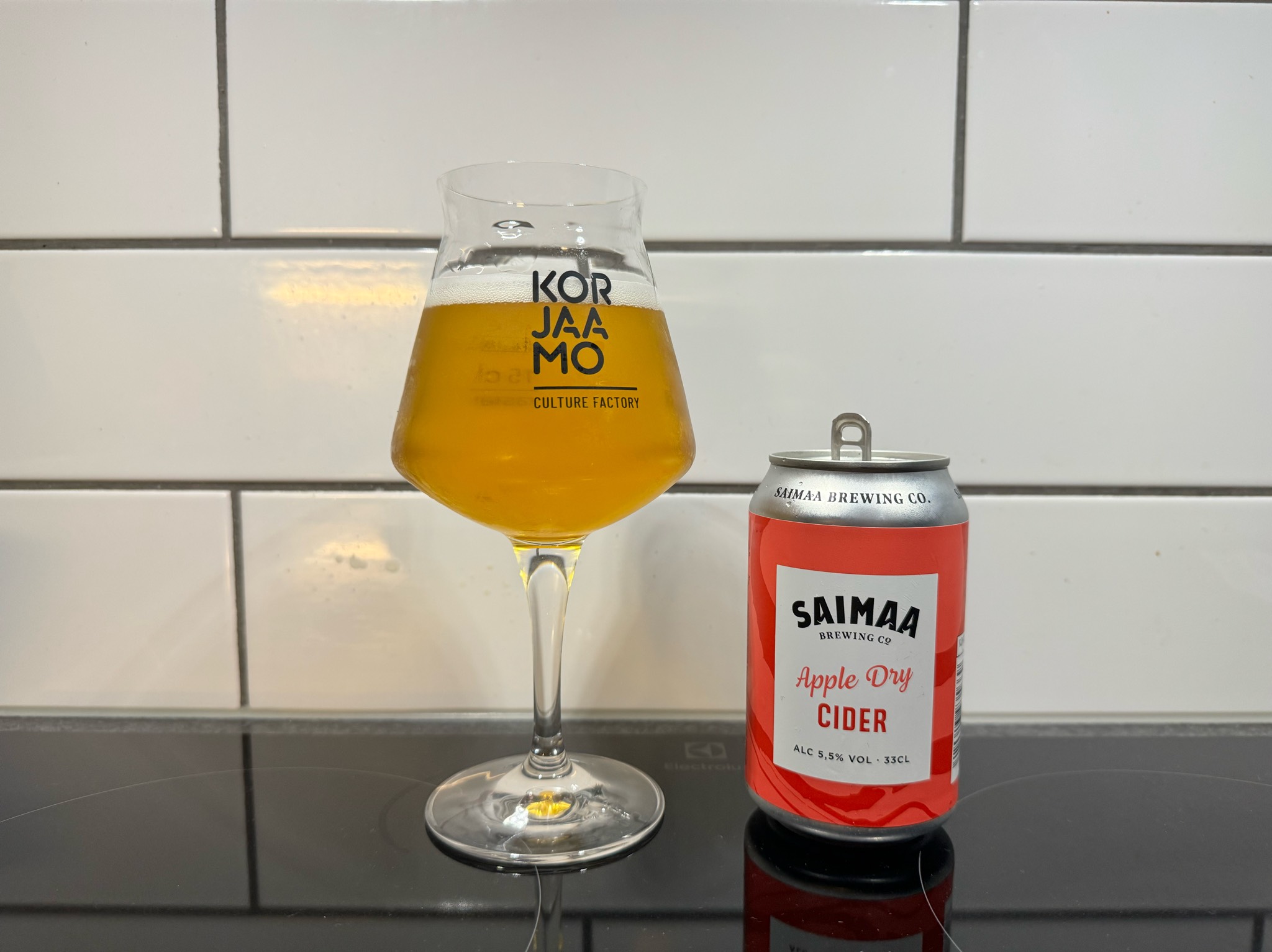 YES YES: Apple Dry, Finland