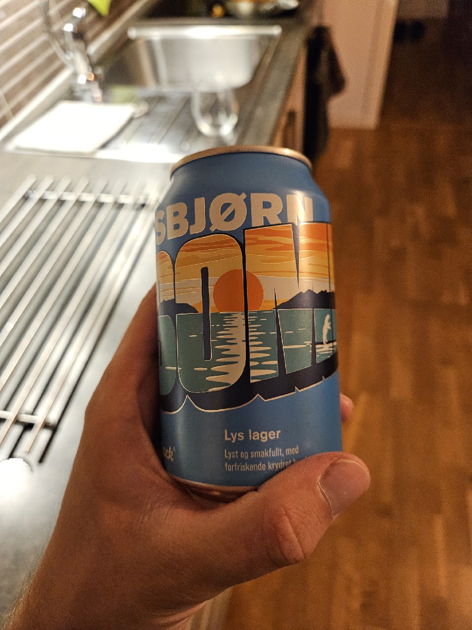 Isbjørn Sommer lys lager, Norway
