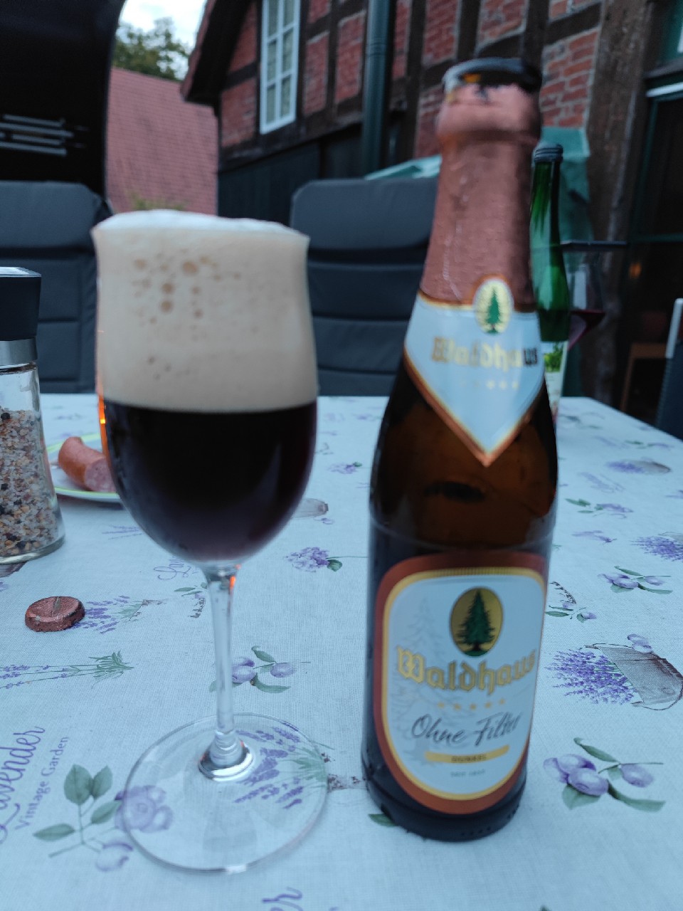 Ohne Filter Dunkel, Germany