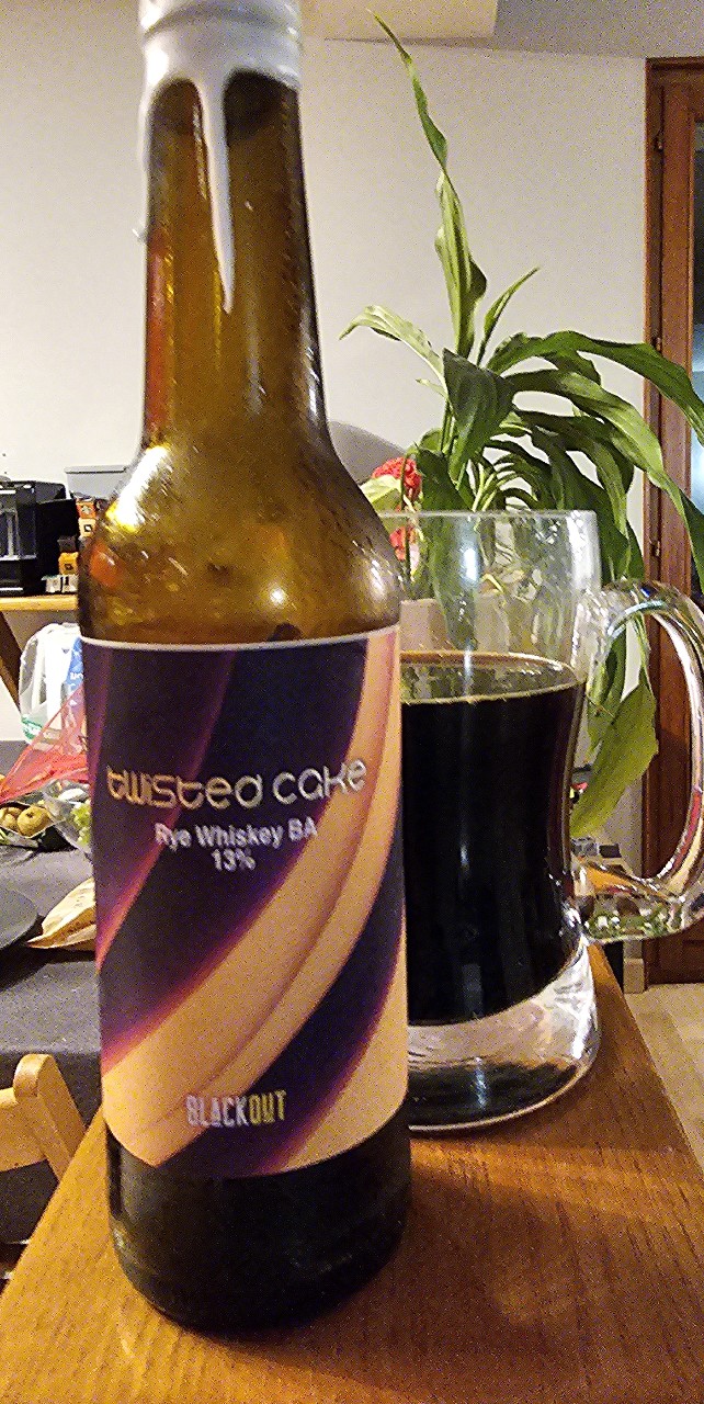 Twisted Cake Four Roses BA, Romania