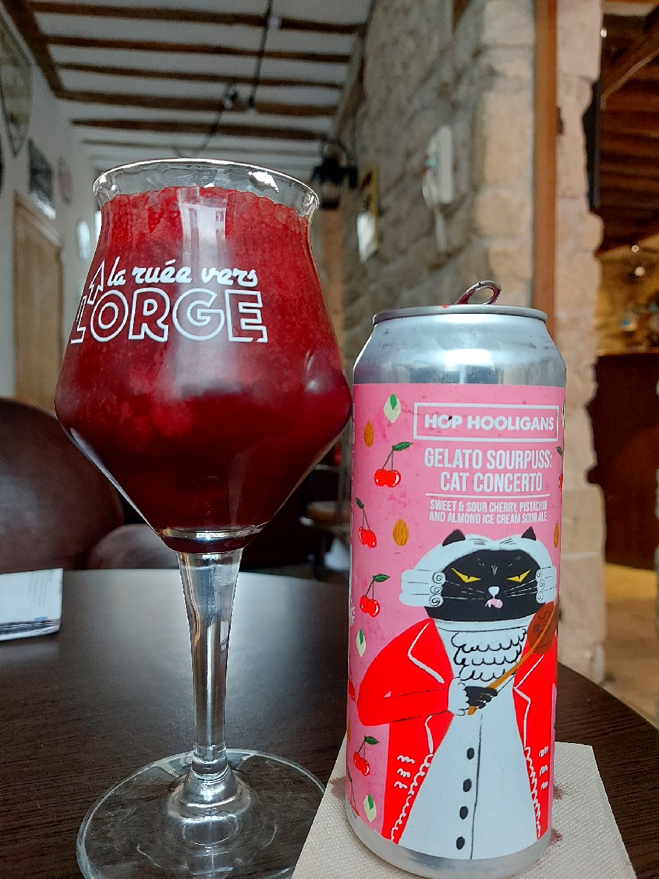 Gelato Sourpuss: Cat Concerto, Romania