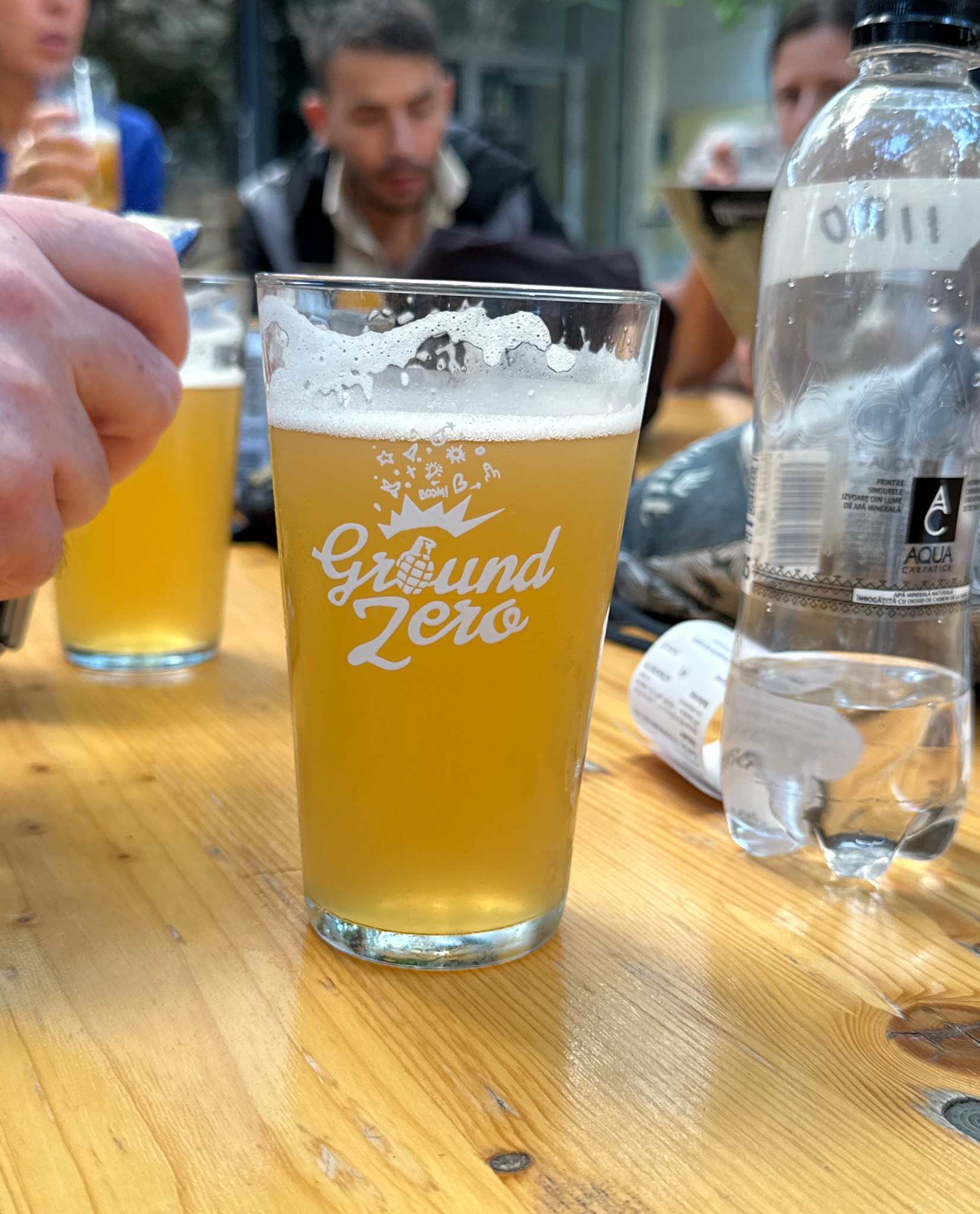 Deranj Oranj, Romania