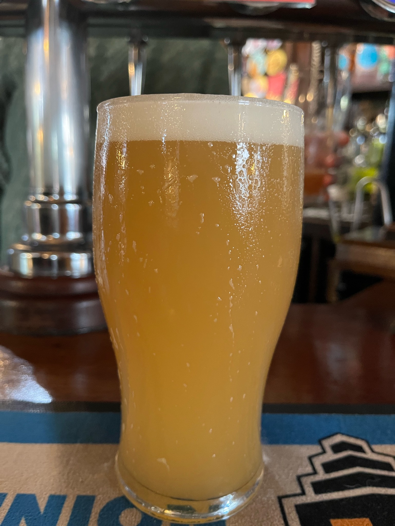 Patrons Project 41.04 // ghost on the highway, England