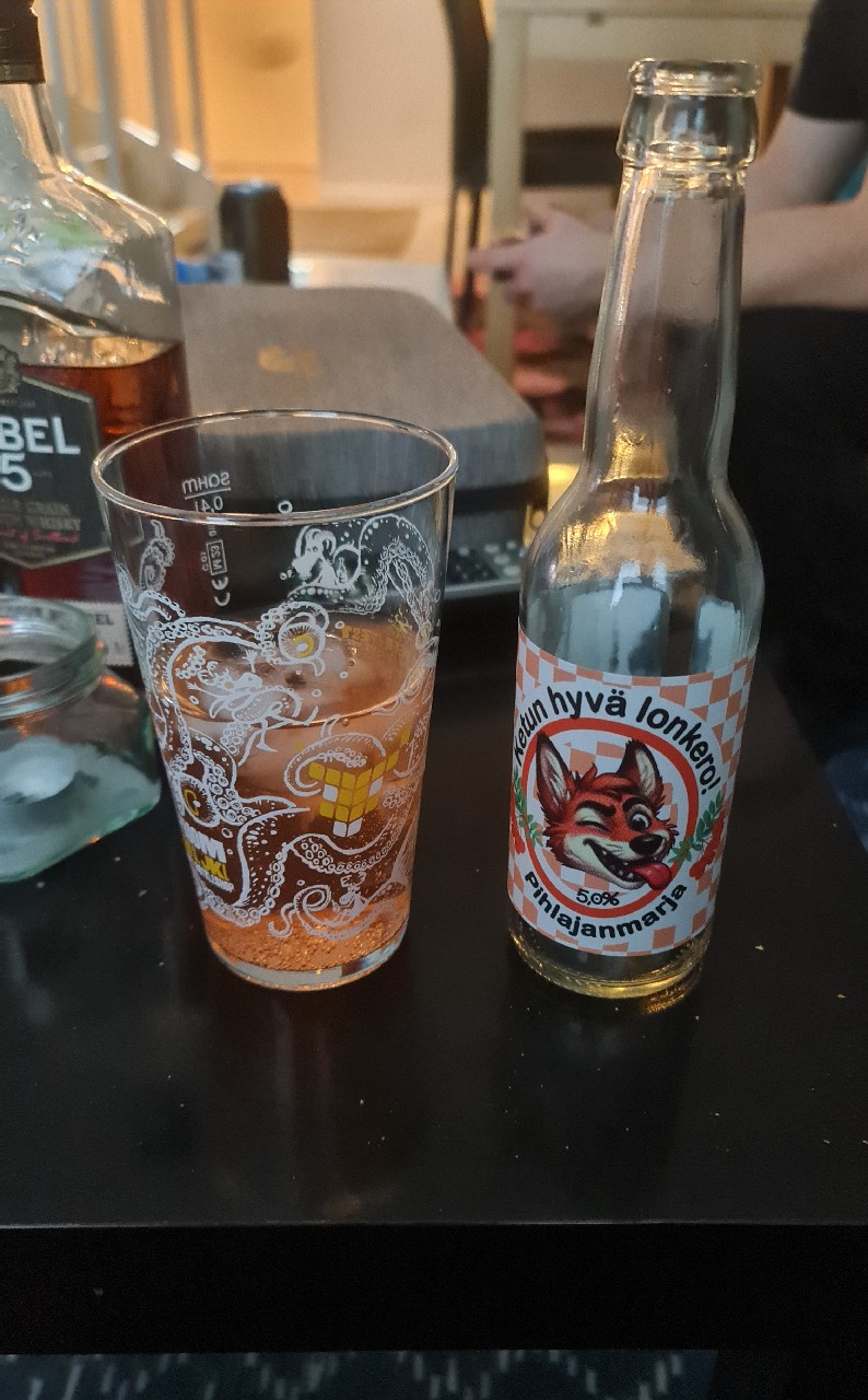 Ketun Hyvä Lonkero Pihlajanmarja, Finland