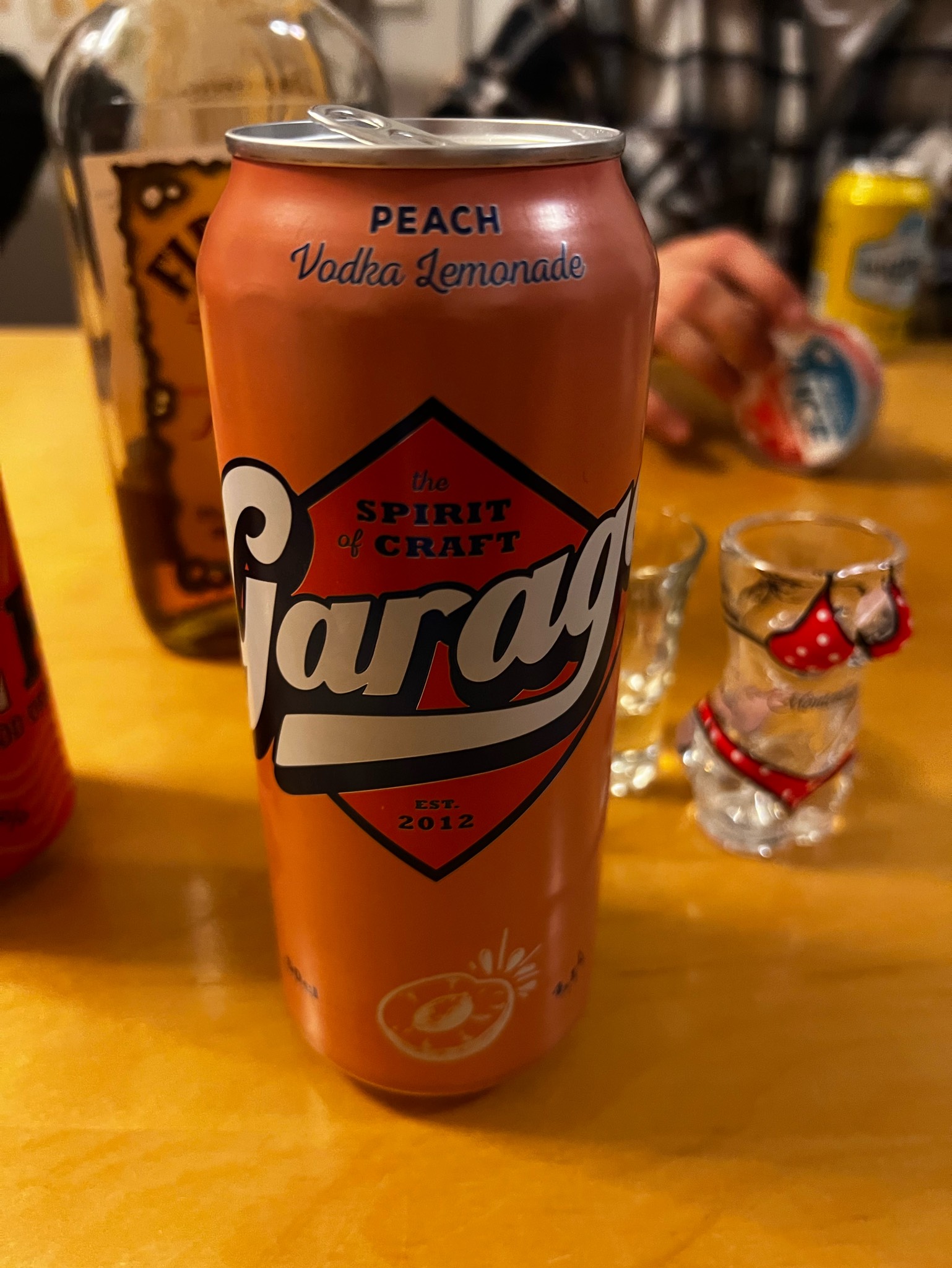 Garage Vodka Lemonade Peach, Finland