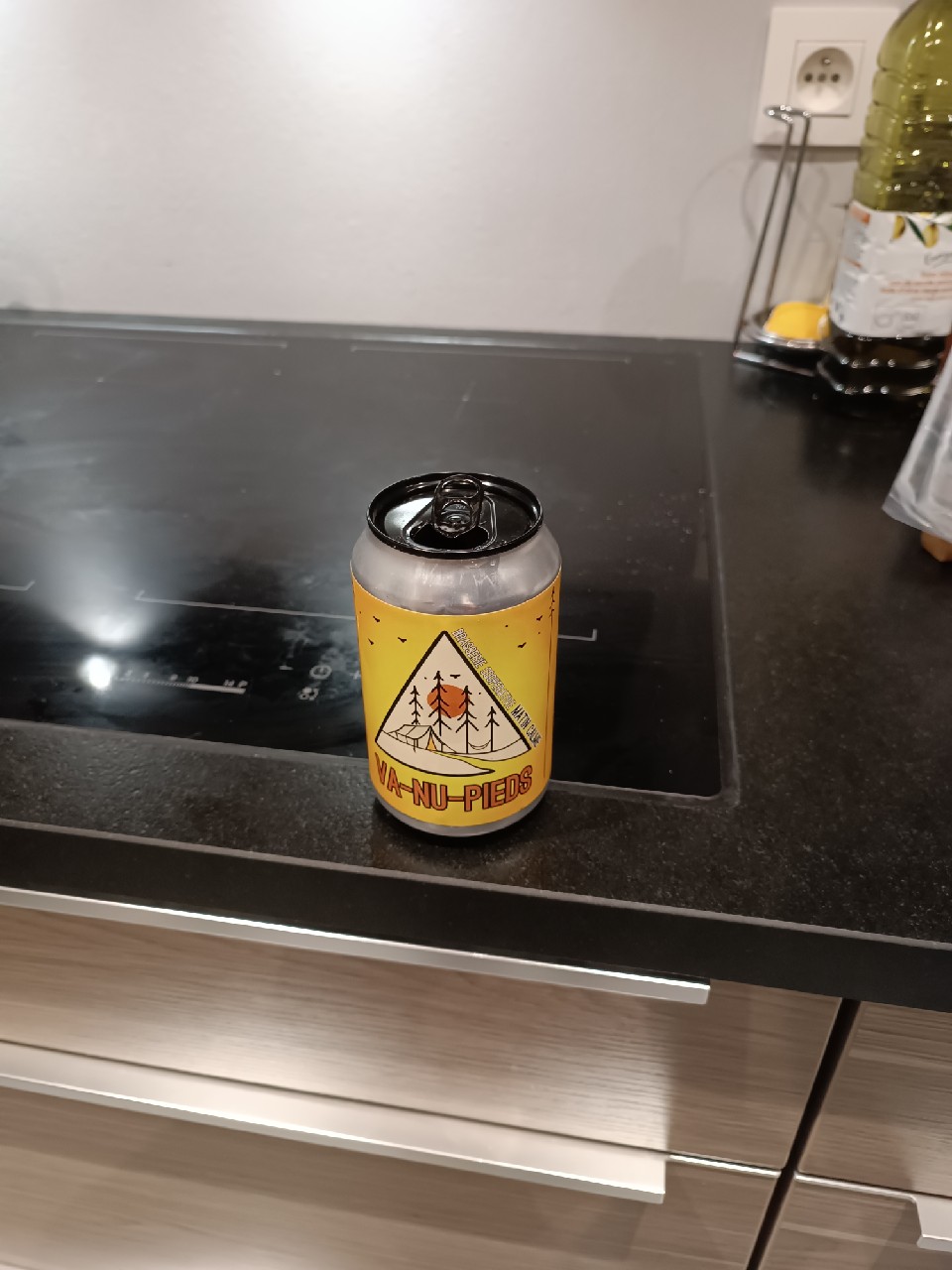 va nu pieds, Brasserie coopérative matin calme