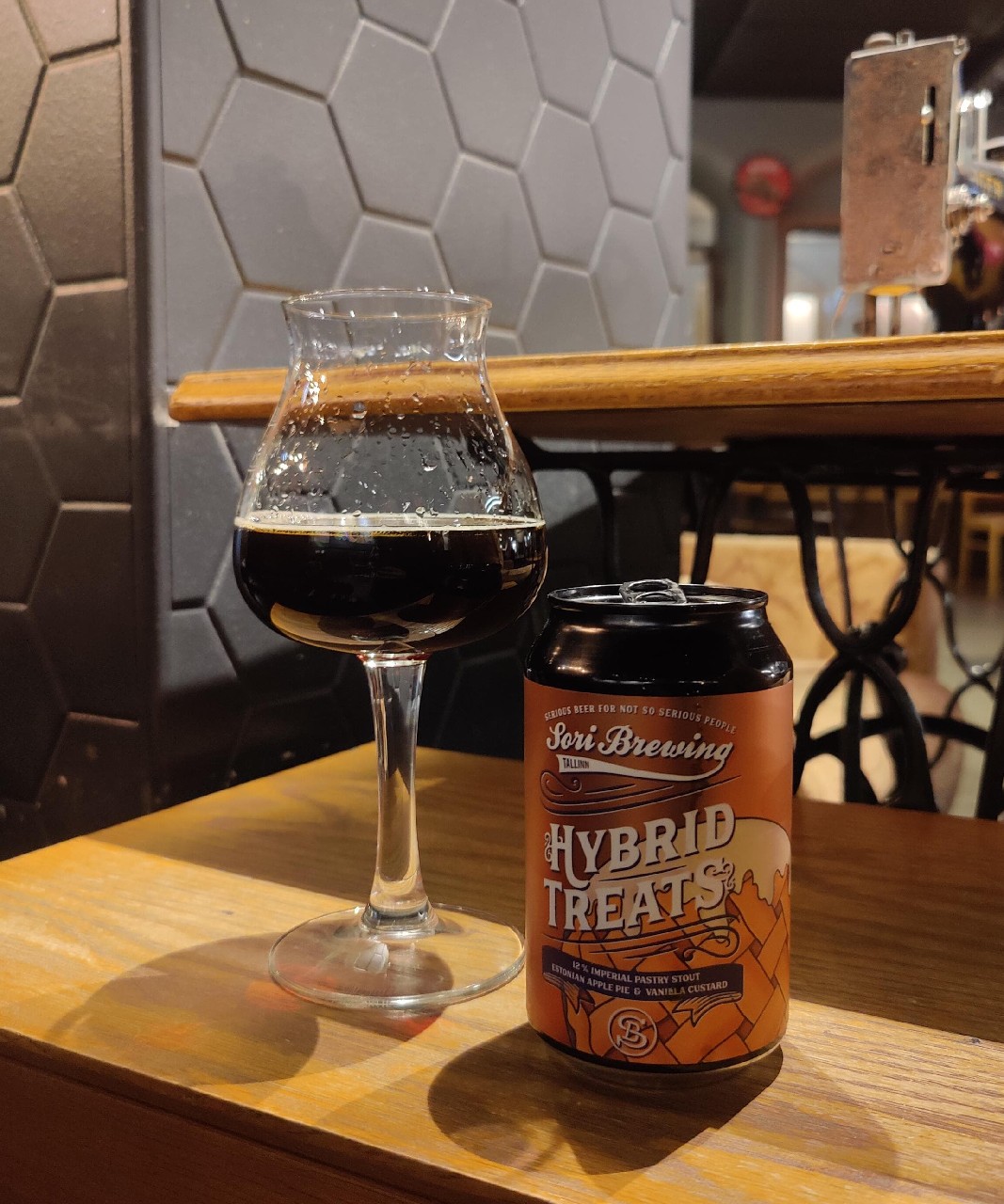 Hybrid Treats Vol.3 Estonian Apple Pie & Vanilla Custard, Estonia