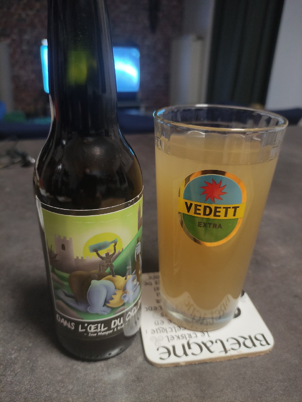 Dans L'Œil Du Cyclope, France