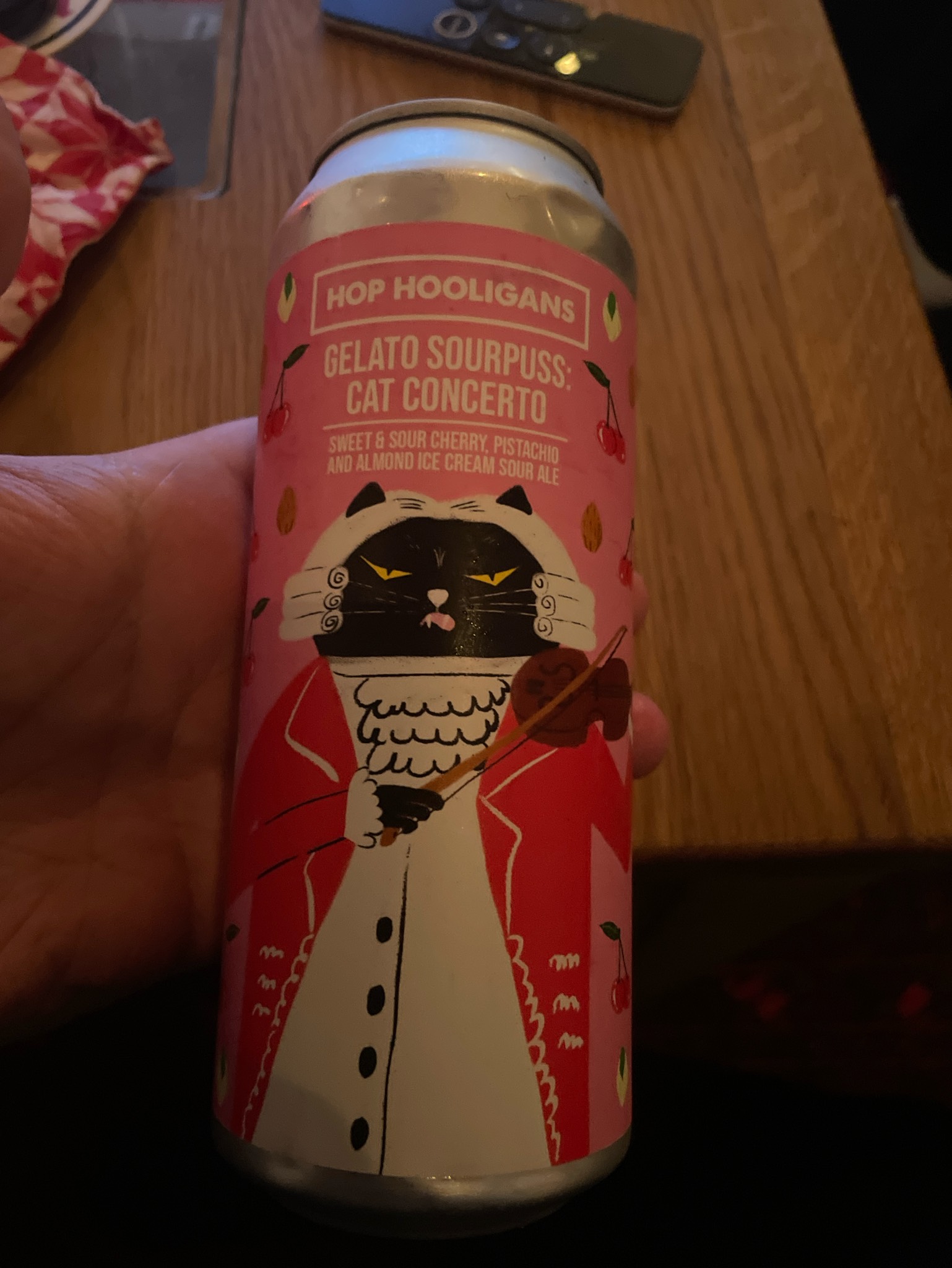 Gelato Sourpuss: Cat Concerto, Romania