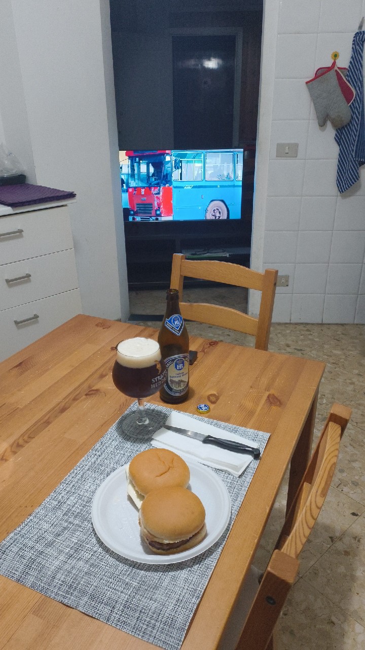 Hofbräu Schwarze Weisse / Dark Wheat / Hefeweizen Dunkel, Germany