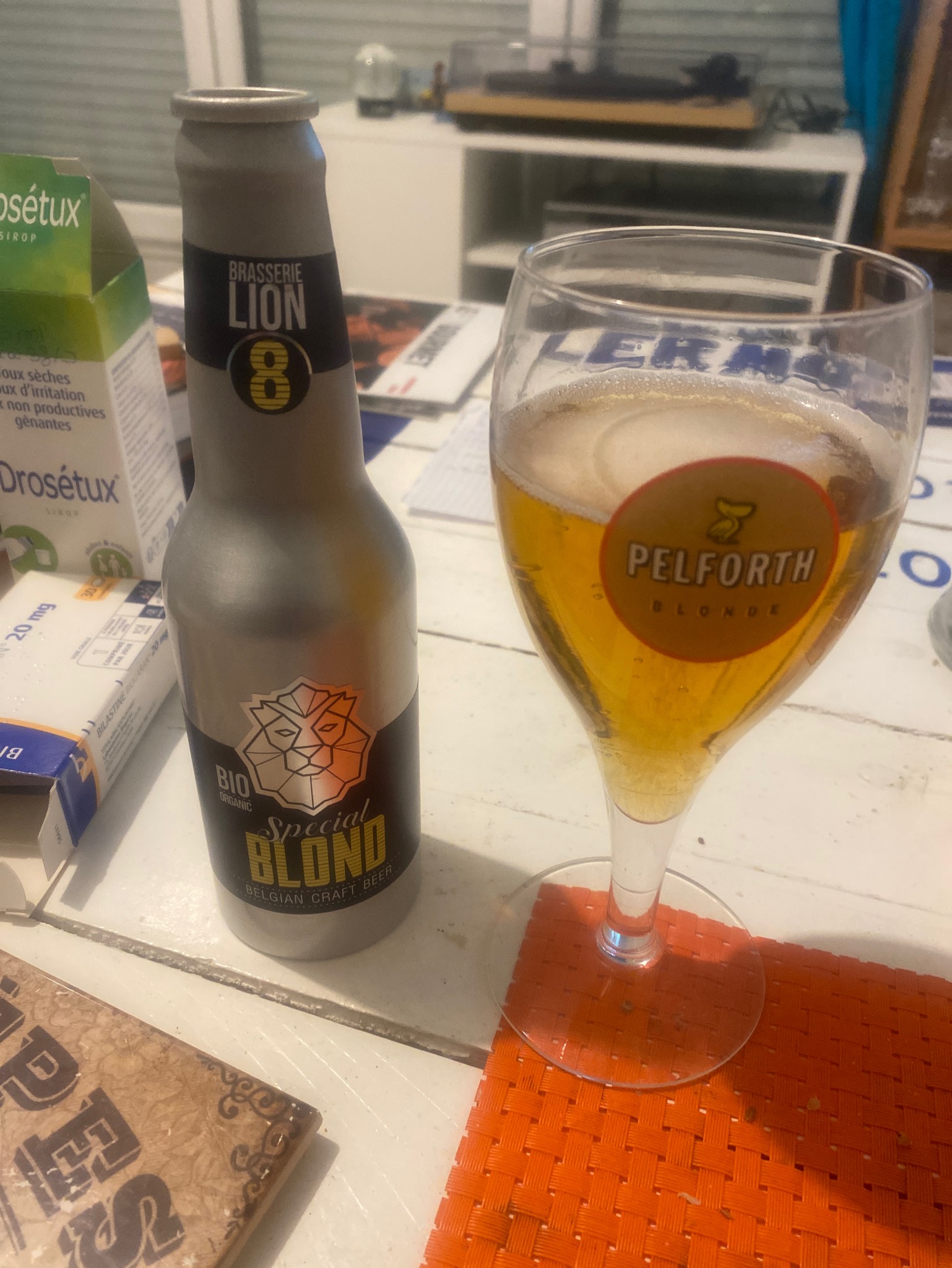 Brasserie Lion 8 - Special like I am... Blond, Belgium