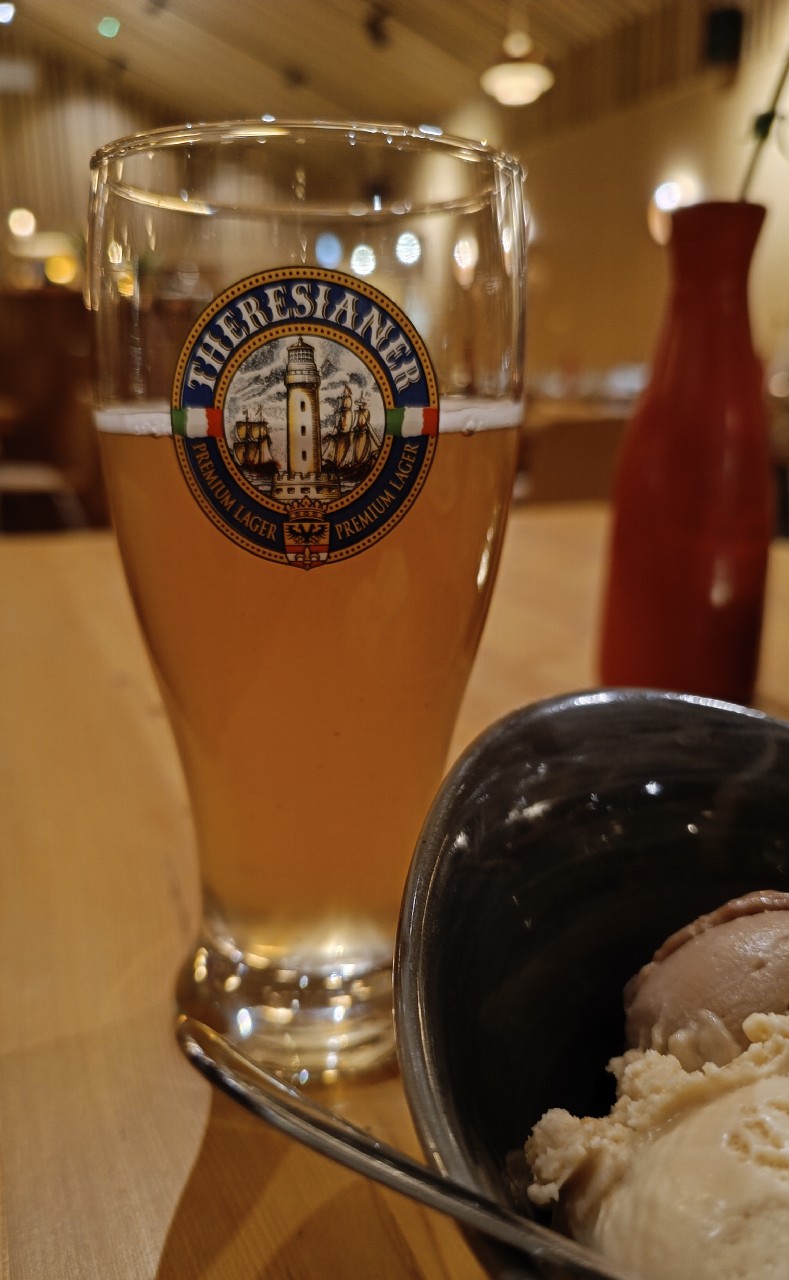 Theresianer Wit, Italy