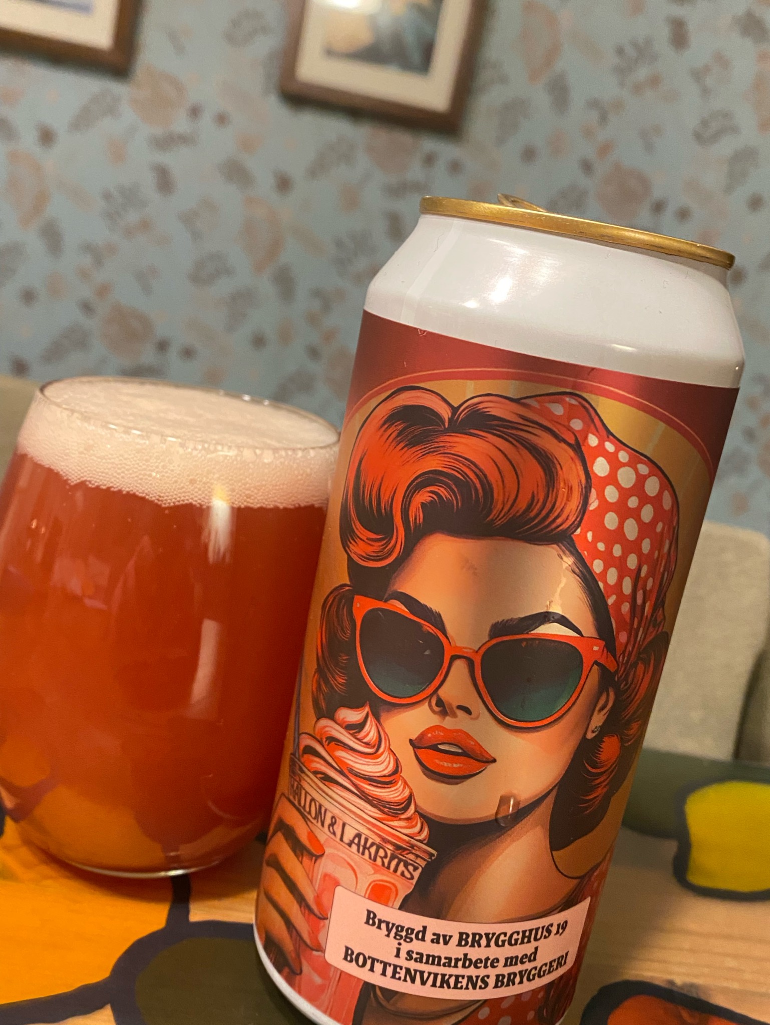 Hallon Lakrits, Sweden