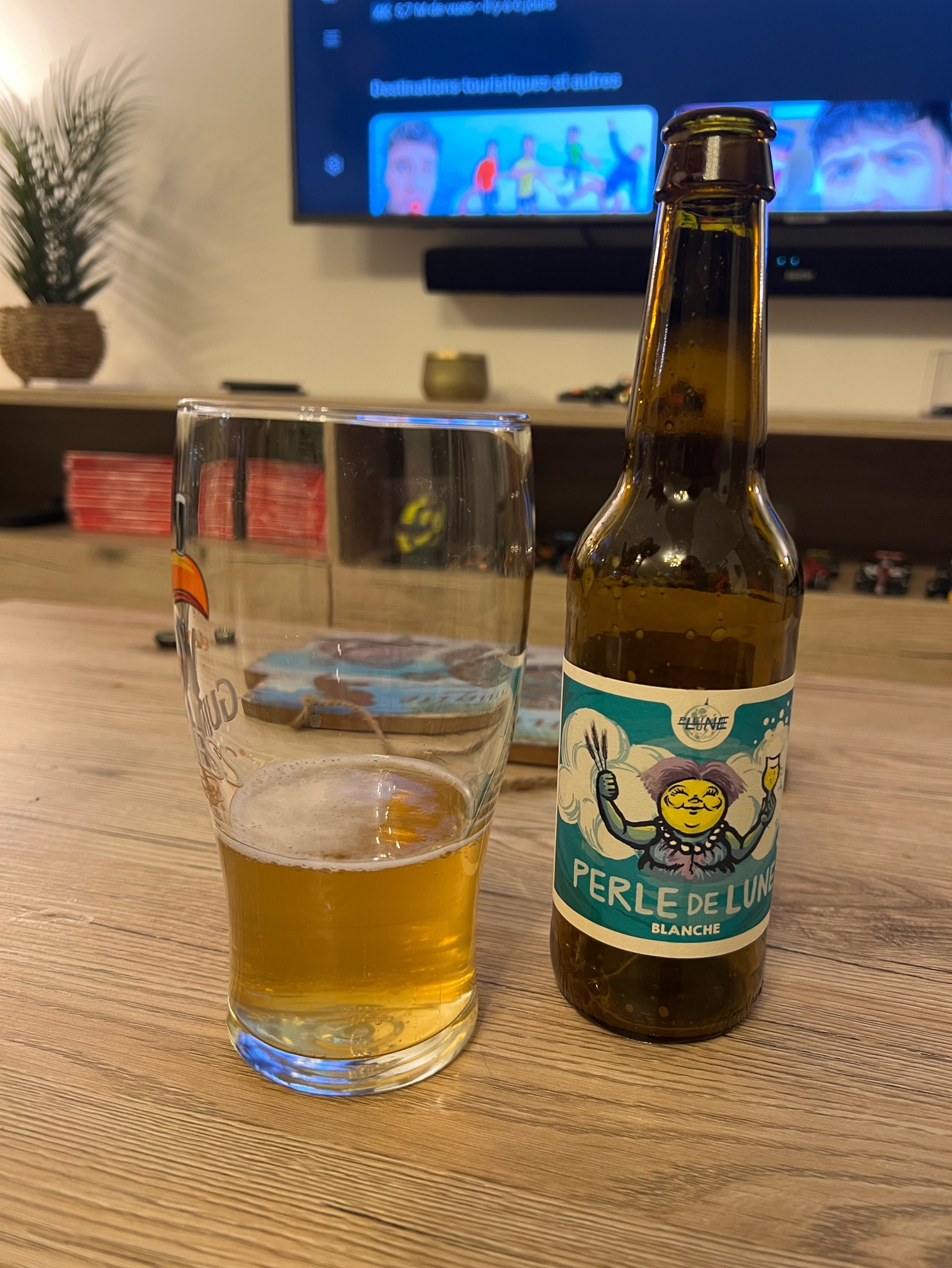 Perle De Lune, France