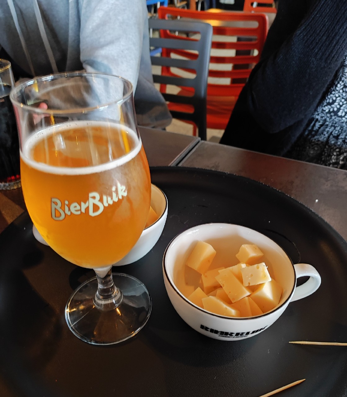 Nekker Tripel Hop, Bierbuik