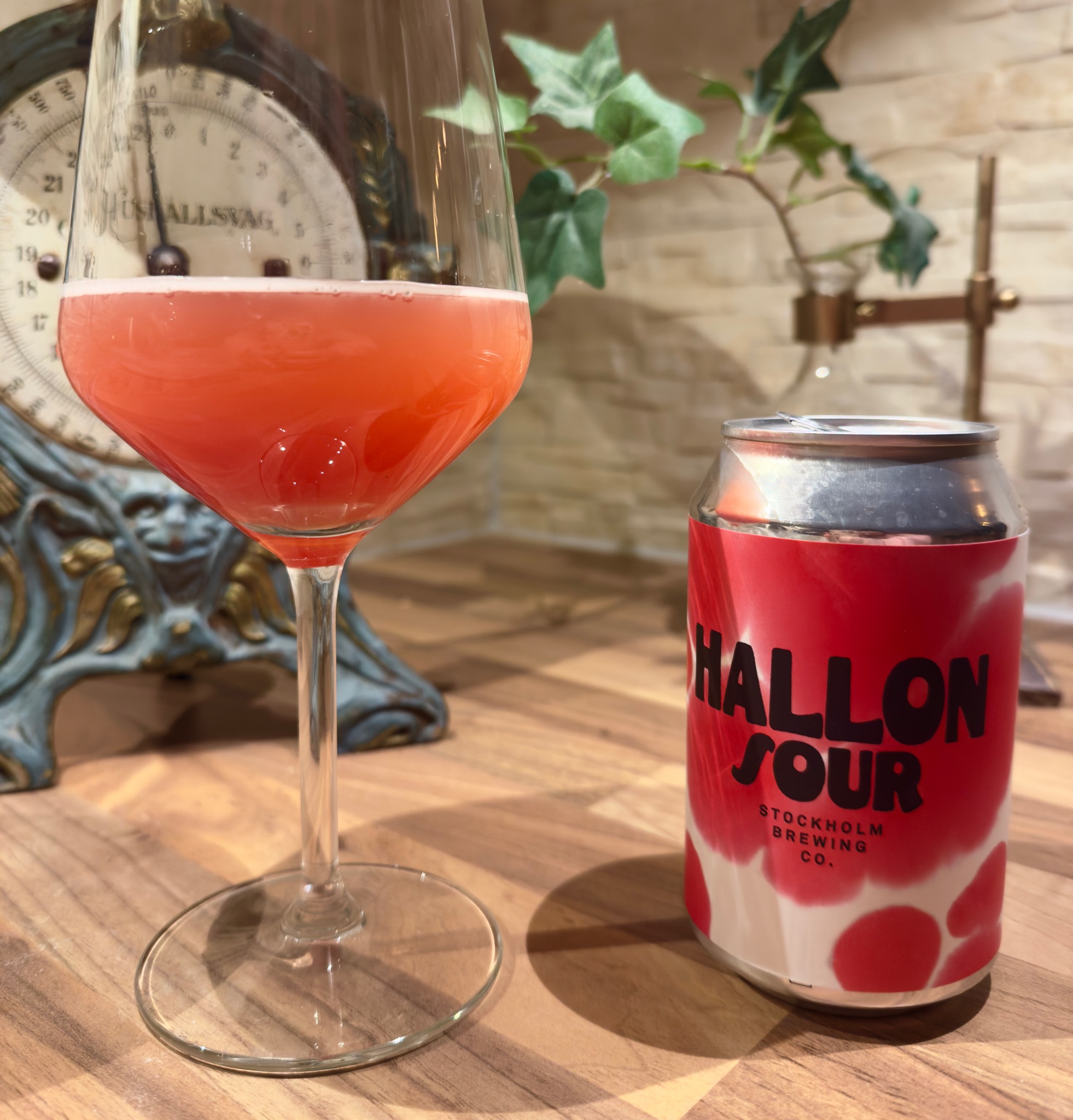 Hallon Sour, Sweden